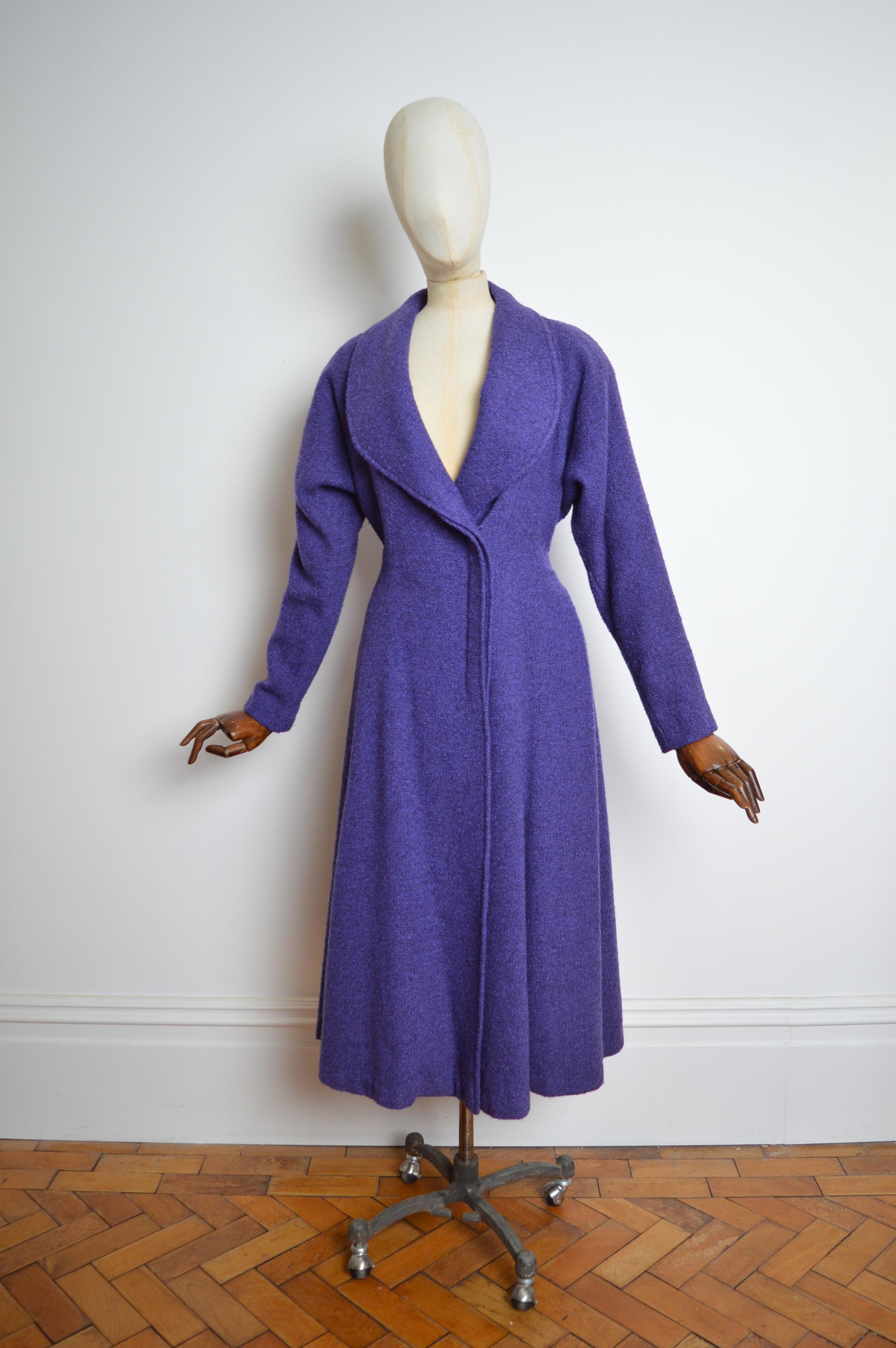 Superb JEANNE LANVIN 1930’s long Purple Tweed Boucle Wool Swing Coat For Sale 11