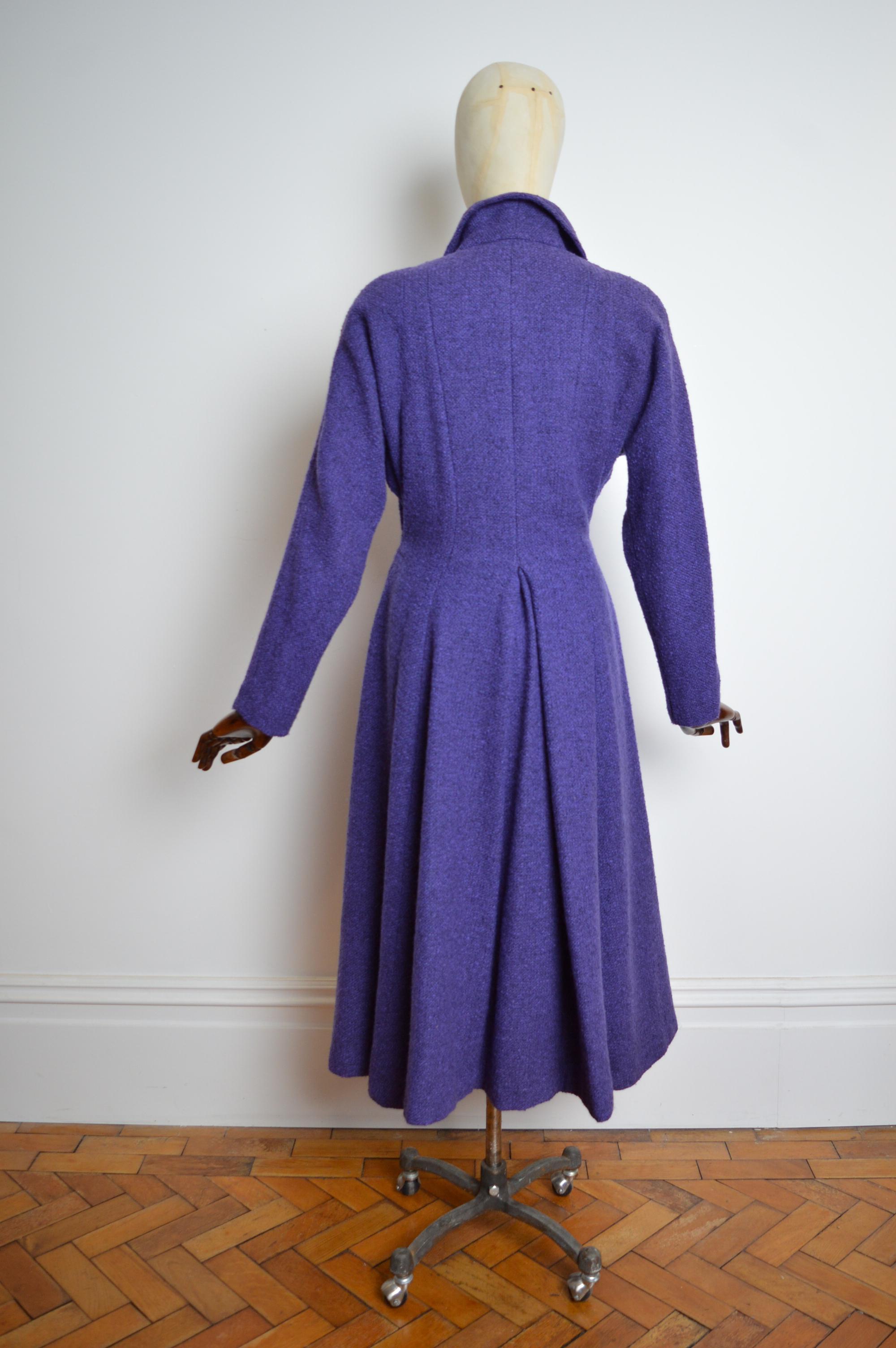 Superb JEANNE LANVIN 1930’s long Purple Tweed Boucle Wool Swing Coat For Sale 12