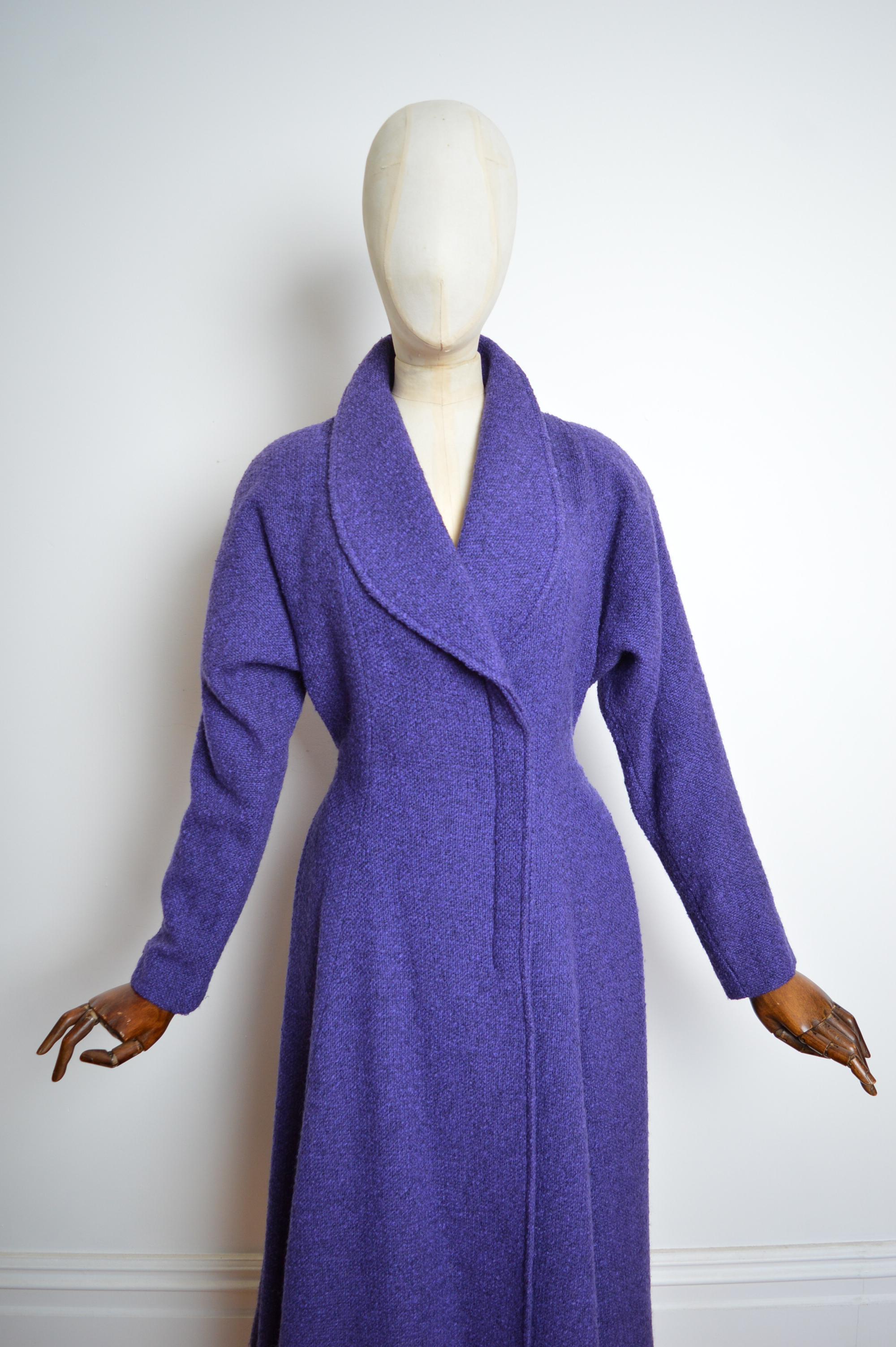 Superb JEANNE LANVIN 1930’s long Purple Tweed Boucle Wool Swing Coat In Good Condition For Sale In Sheffield, GB
