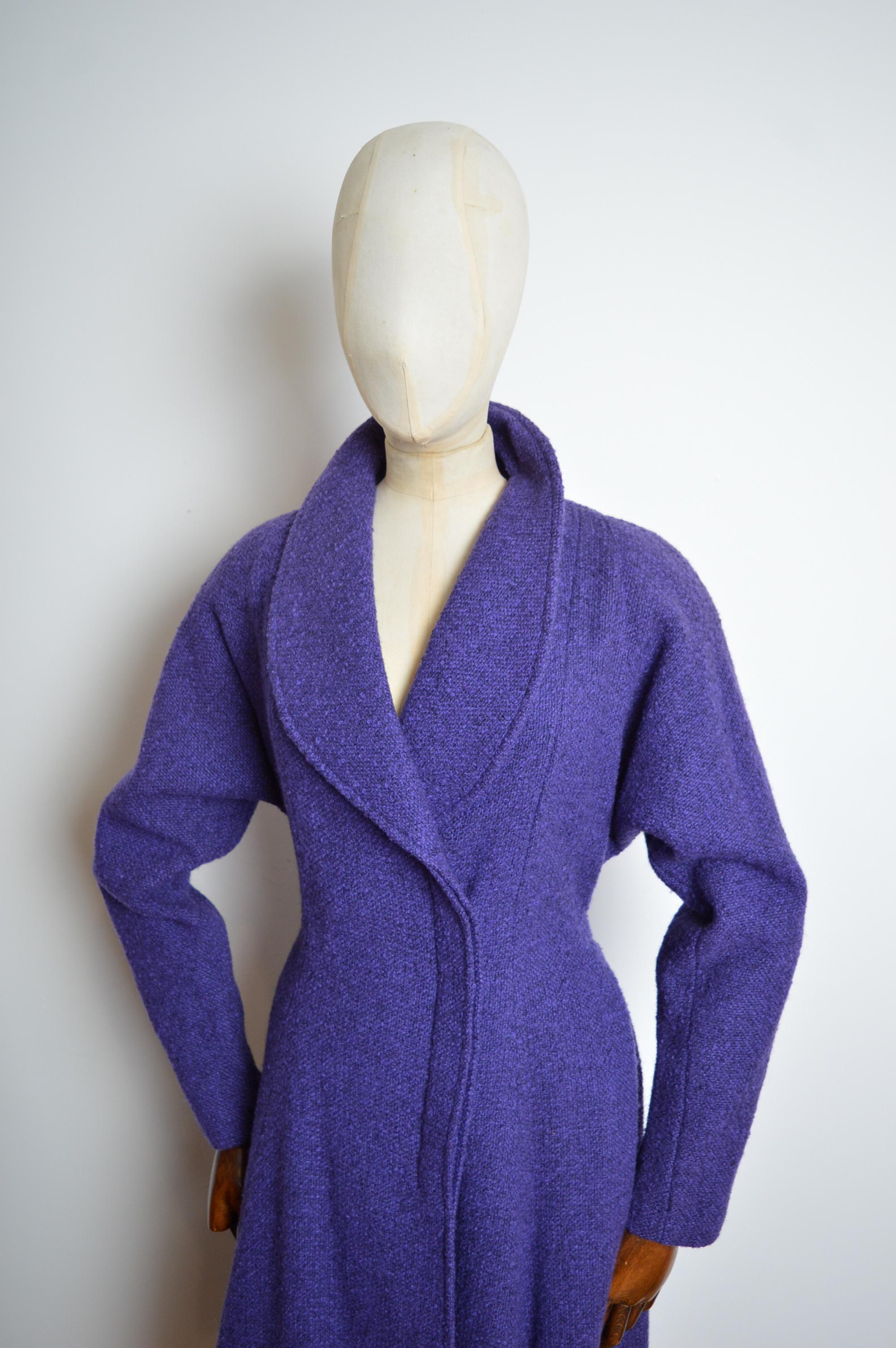 Superb JEANNE LANVIN 1930’s long Purple Tweed Boucle Wool Swing Coat For Sale 3