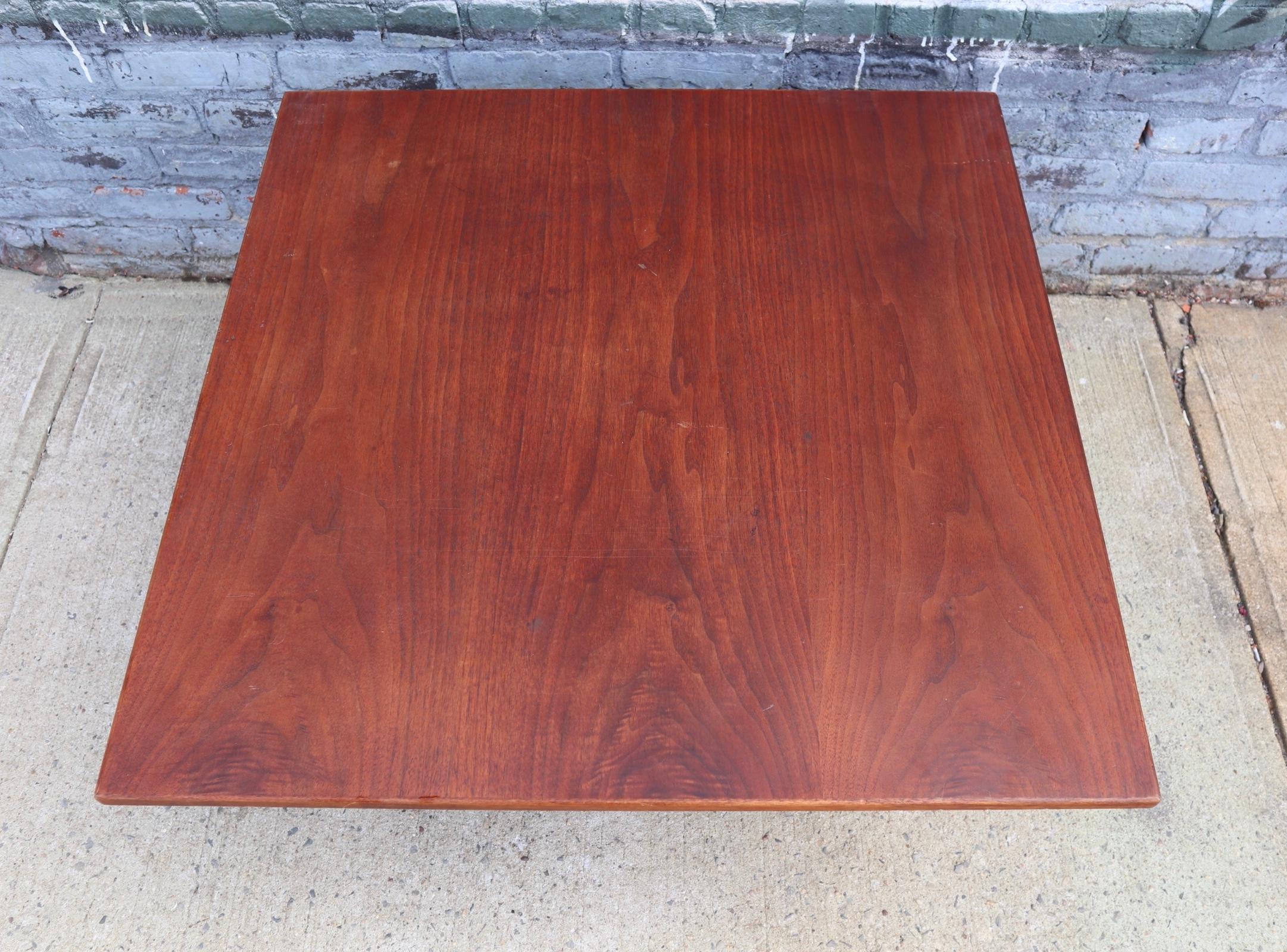 Superb Jens Risom Walnut Coffee Table In Good Condition In Brooklyn, NY