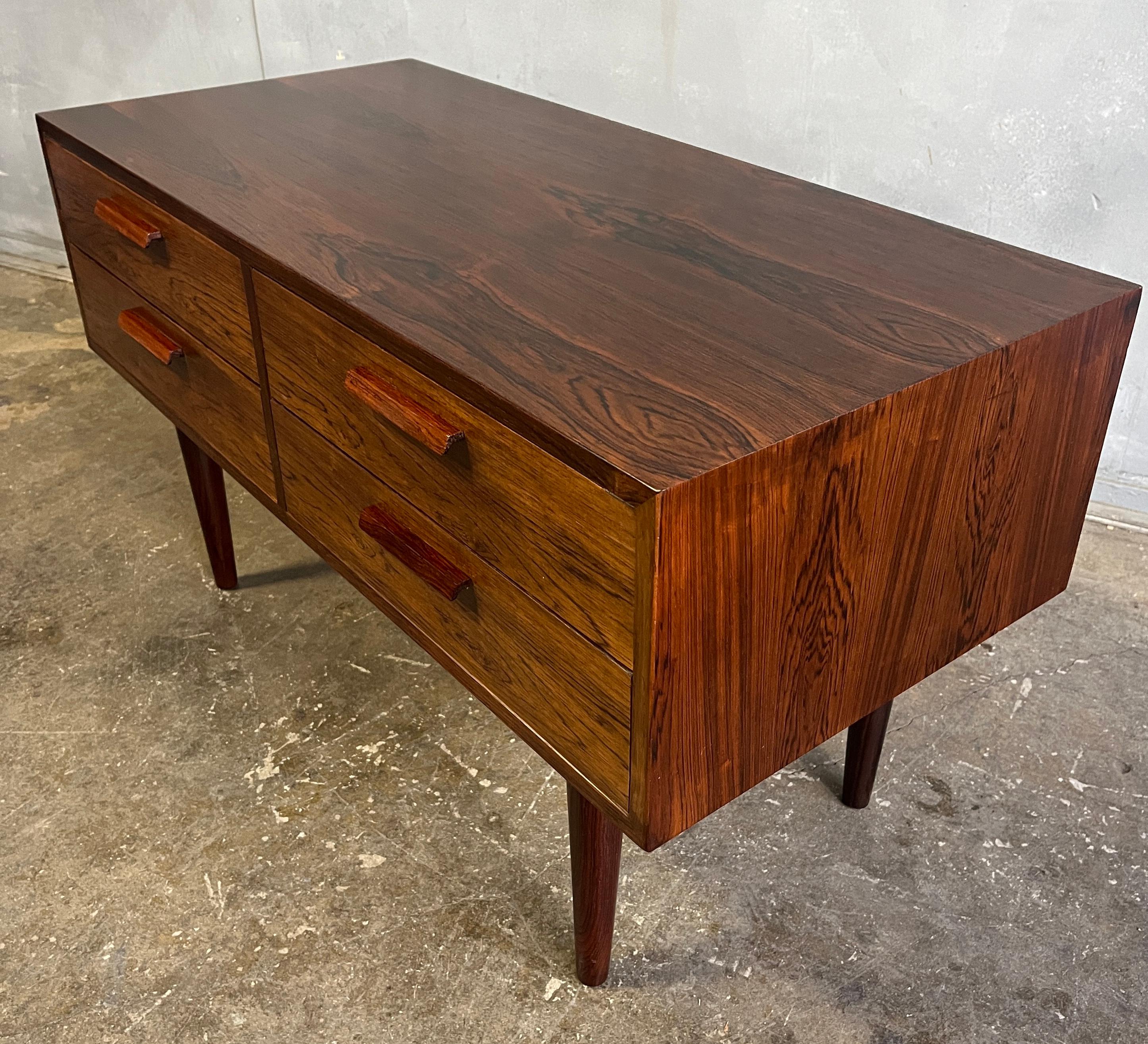 20th Century Superb Kai Kristiansen Rosewood Chest of Drawers For Sale