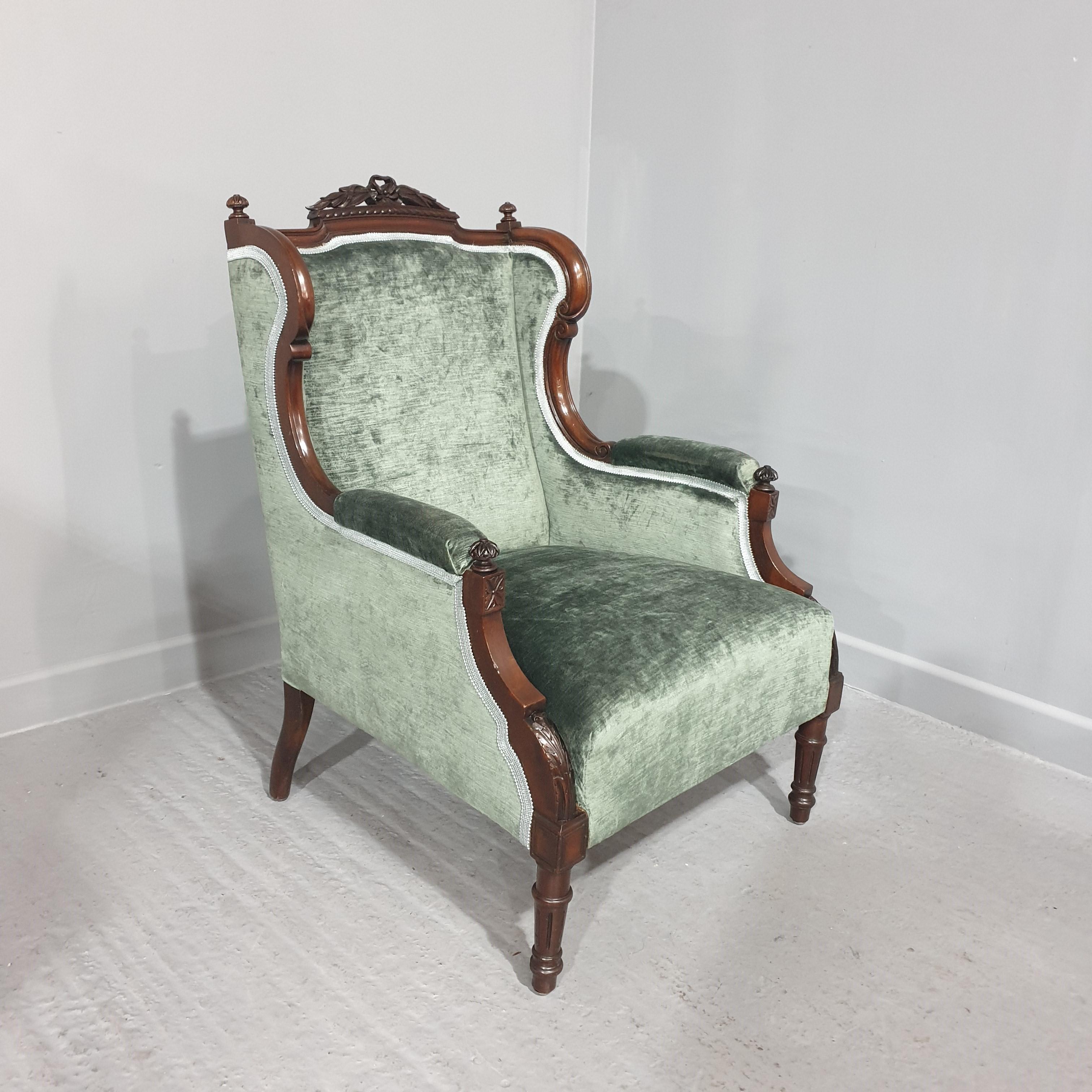 Victorien Superbe fauteuil à oreilles en acajou pour dames en vente