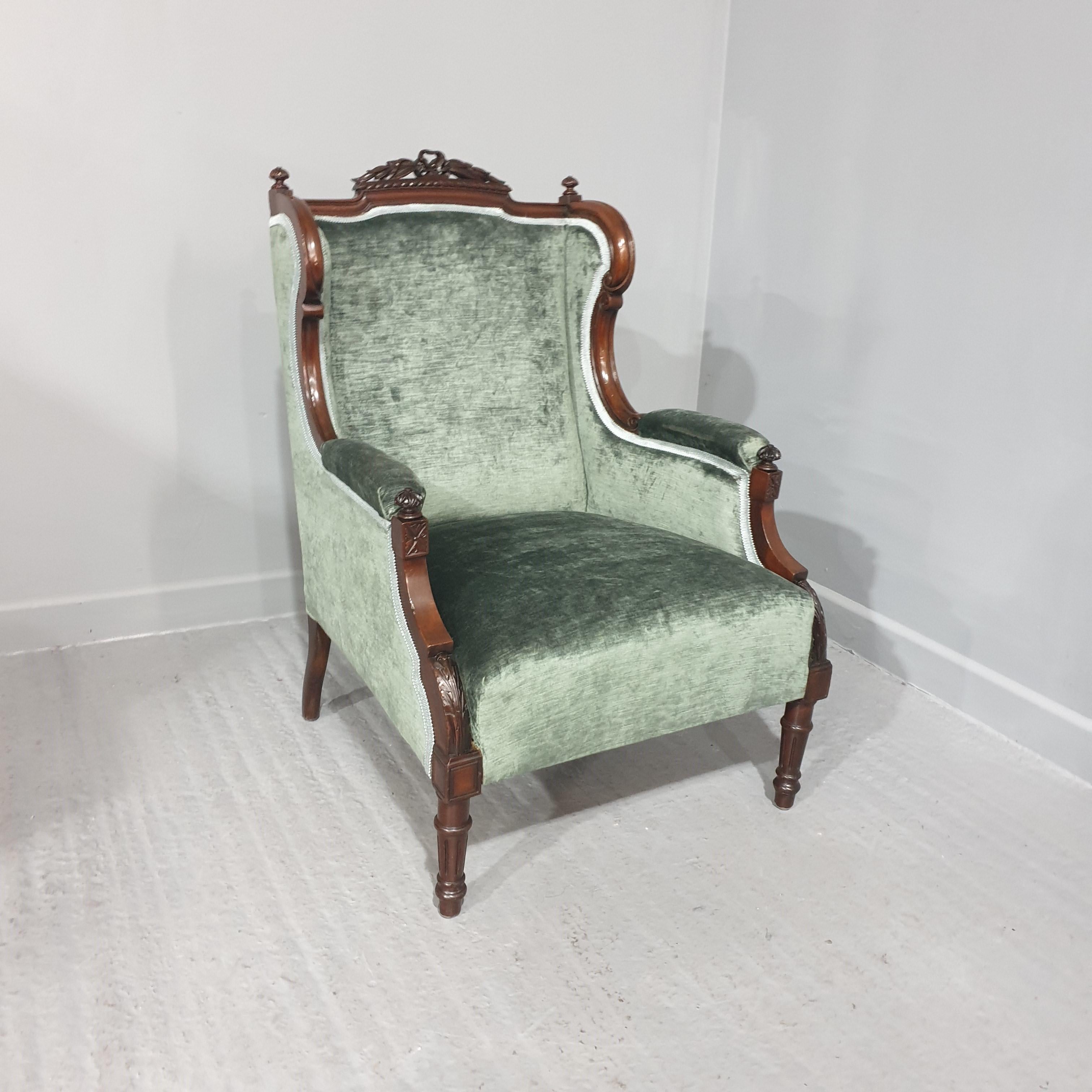 Anglais Superbe fauteuil à oreilles en acajou pour dames en vente