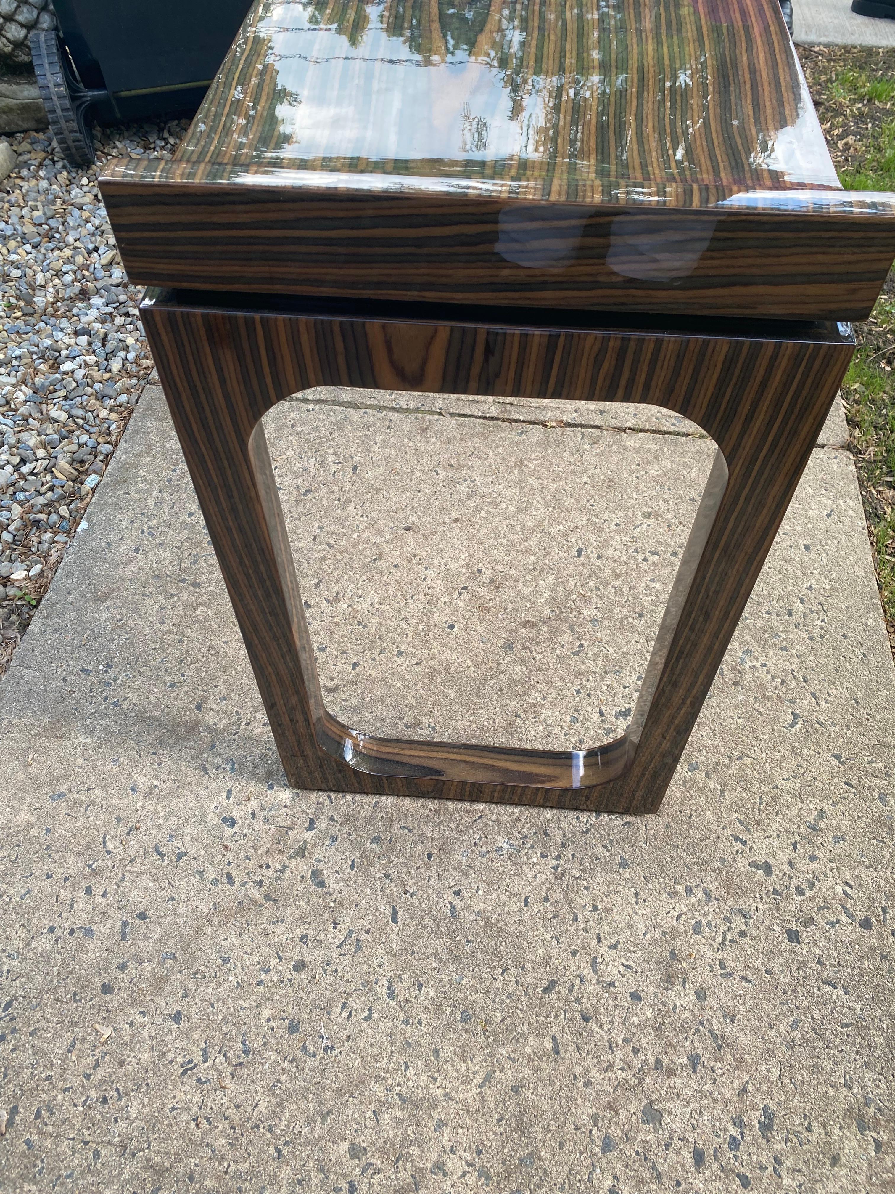 Superb Laquered Macassar Veneer Console Table In Good Condition For Sale In Hopewell, NJ