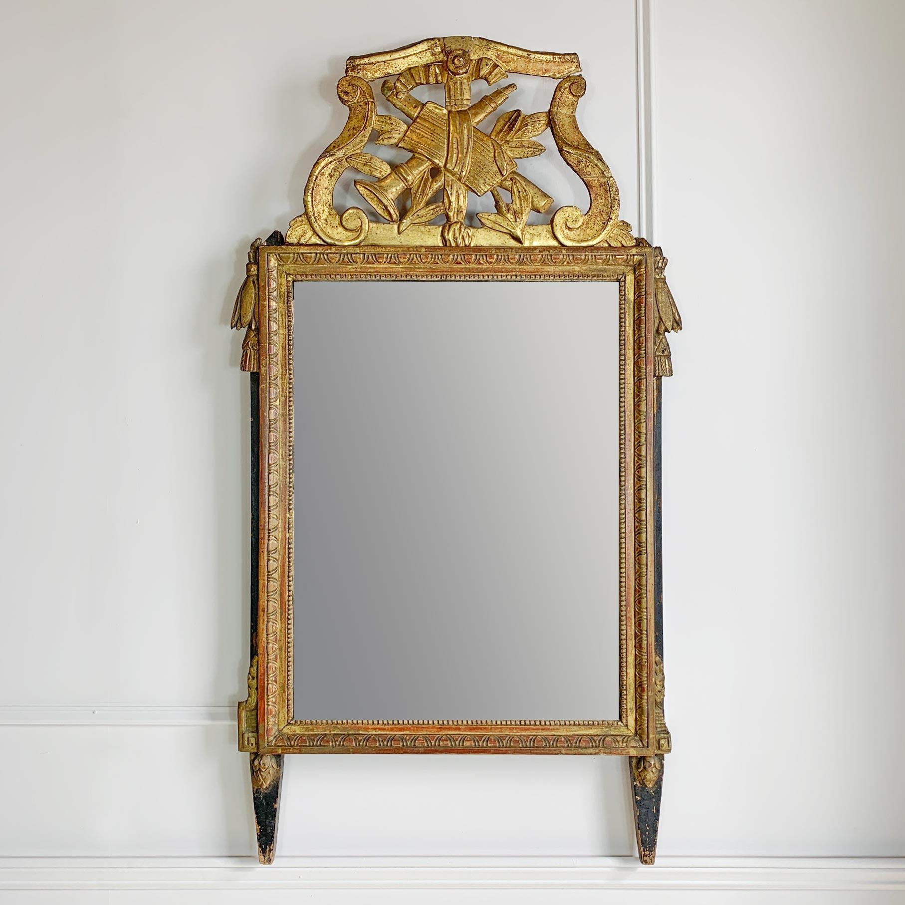 Doré Superbe miroir Louis XVI du 18ème siècle en bois doré en vente