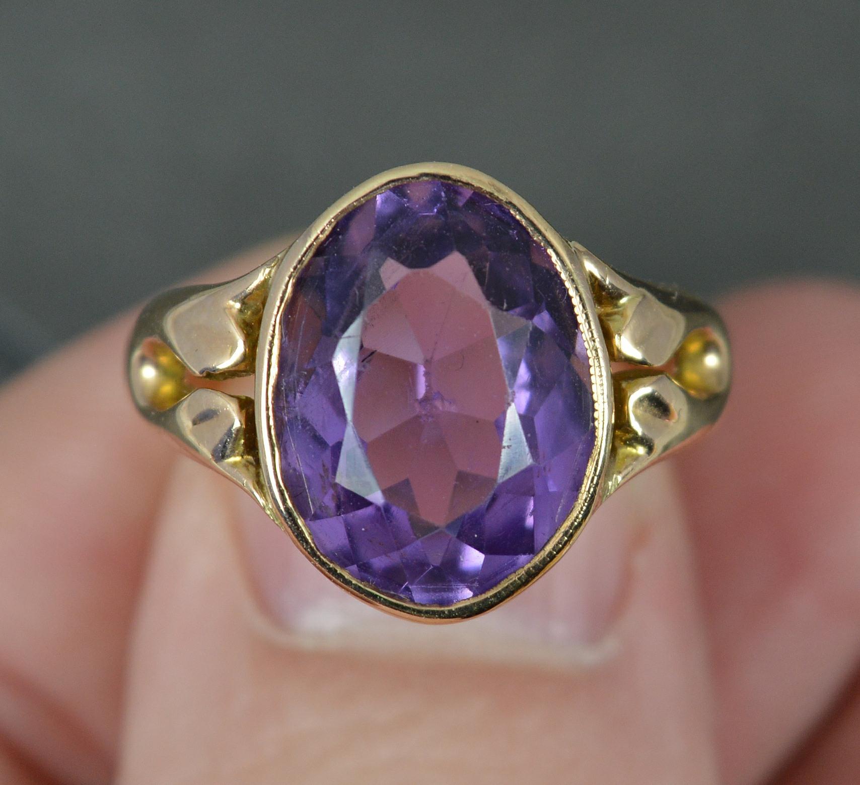 Women's or Men's Superb Large Amethyst and 14 Carat Gold Solitaire Statement Ring For Sale