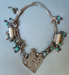 Magnífico collar tribal grande de plata de la India Gujarat Joyería tribal asiática vintage