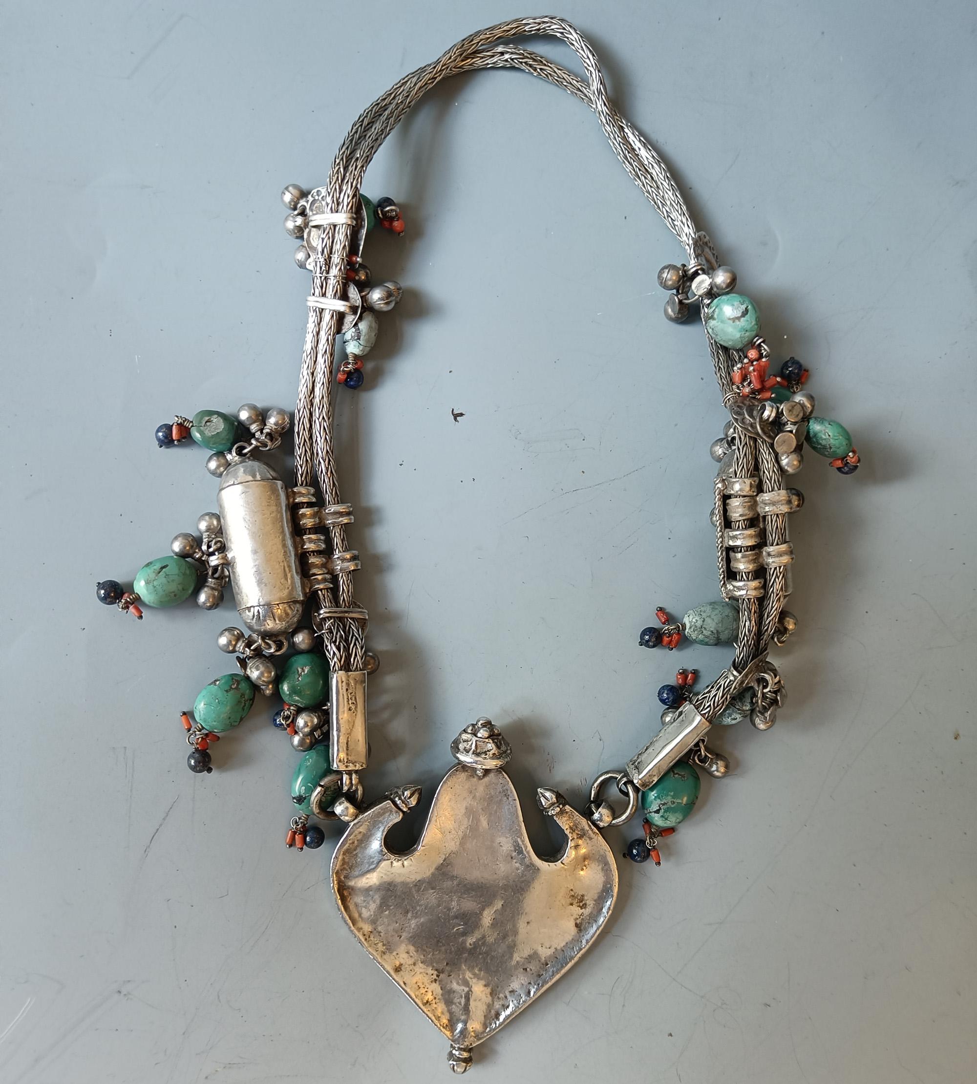 Superb Large India Silver Tribal Necklace Gujarat Vintage Asian Tribal Jewellery In Good Condition For Sale In London, GB