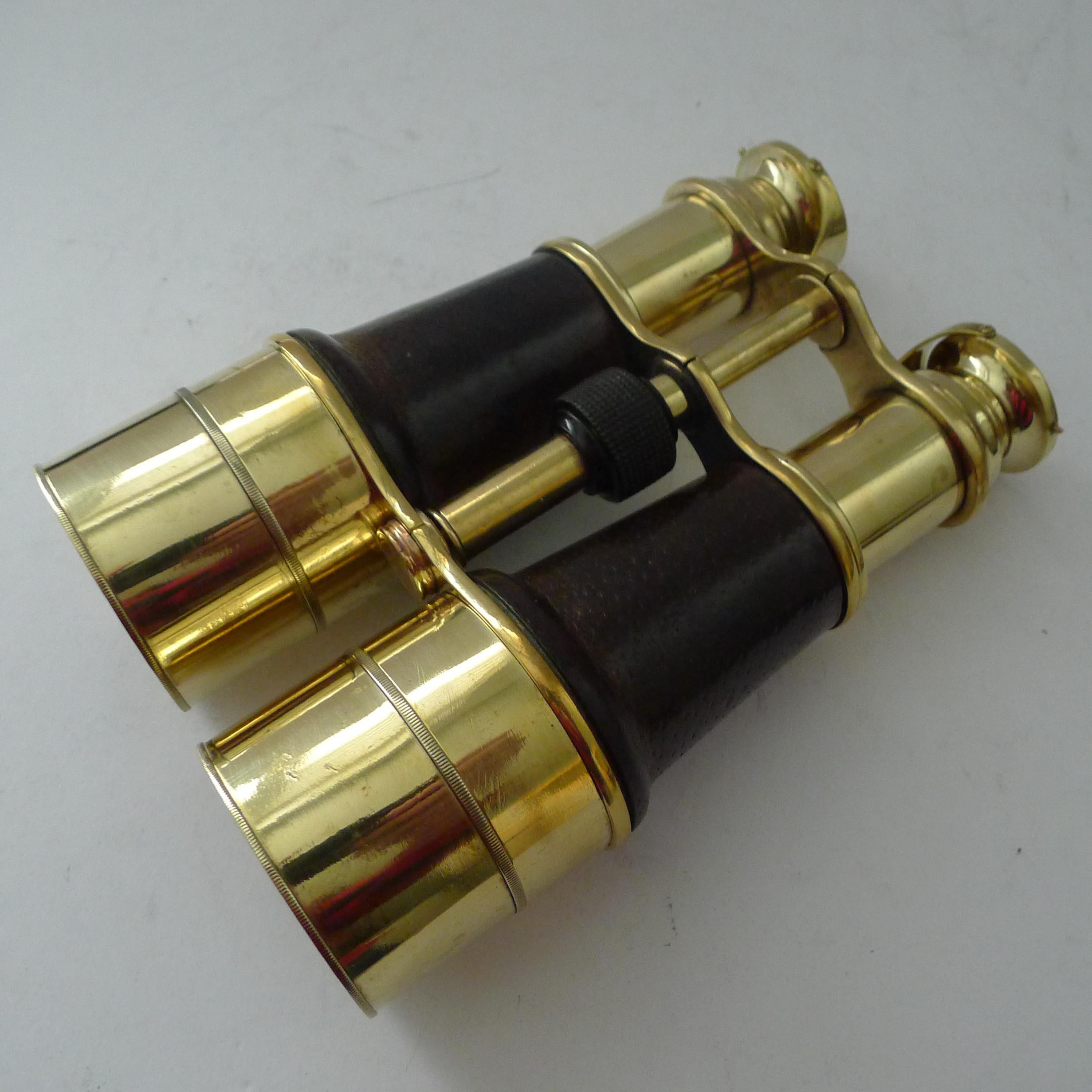 Ottone Superba coppia di grandi binocoli inglesi antichi di W. Watson & Sons, Londra in vendita