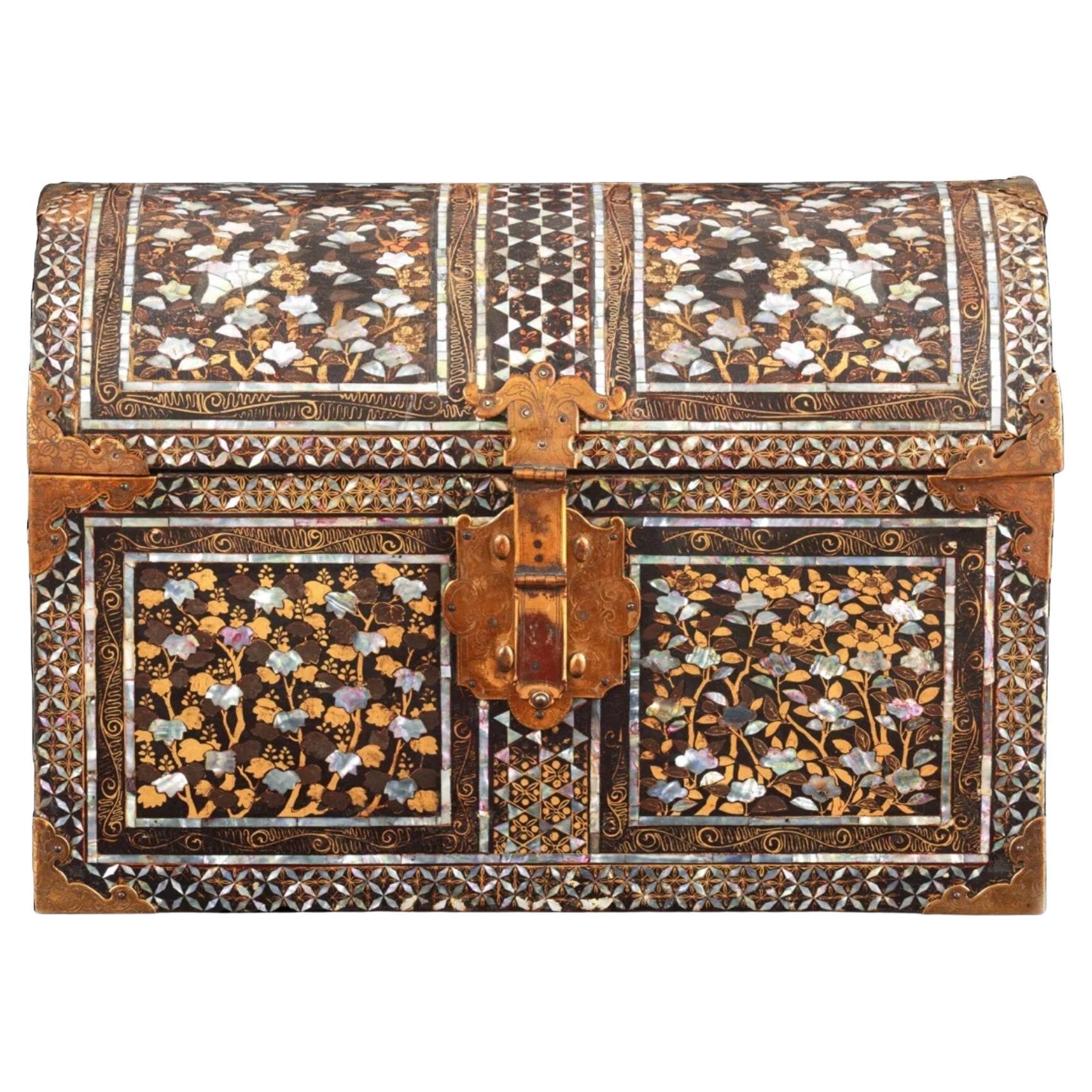 Hervorragender Kolonial- japanischer Namban-Export-Lack-Koffer aus dem späten 16. Jahrhundert, signiert  im Angebot