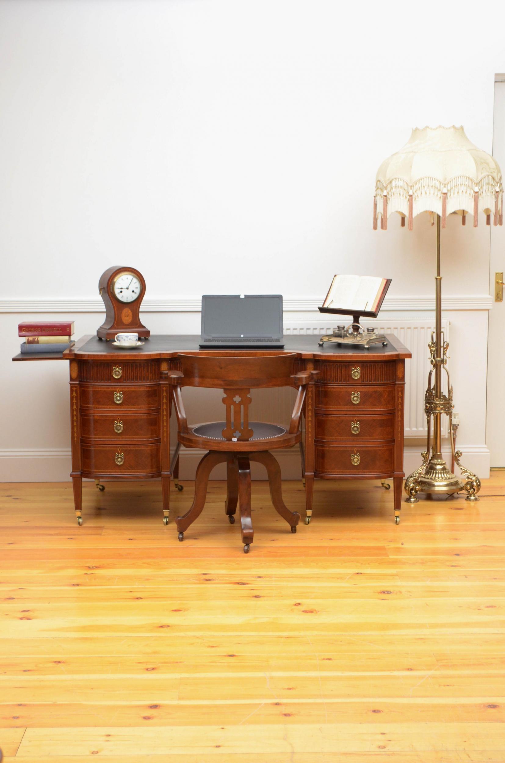 Superb Late Victorian Adams Style Mahogany Desk For Sale 14