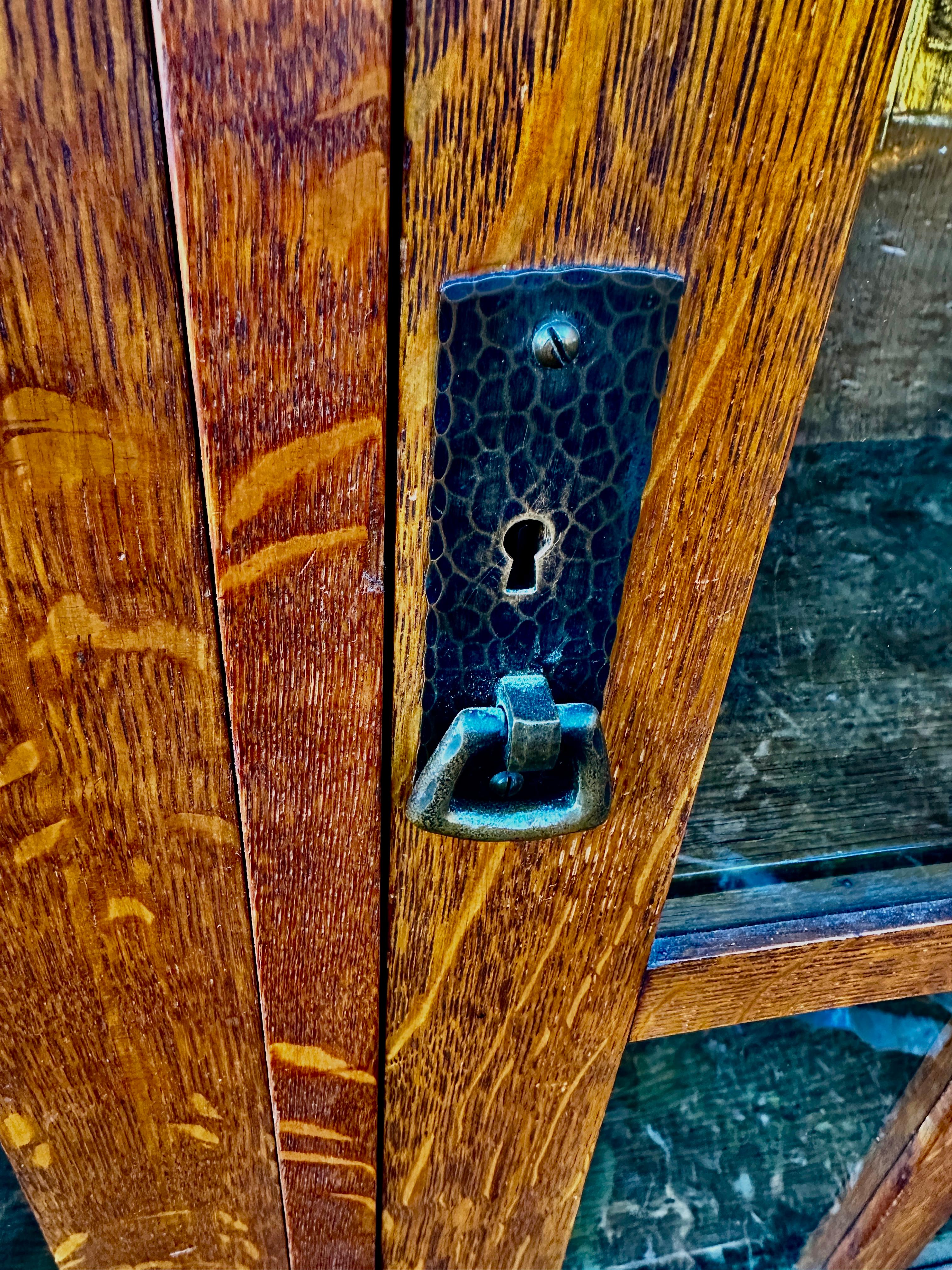 SUPERBES 3-türiges Bücherregal „L&JG Stickley“ aus der Onondaga-Periode - W4132 SCHLUSSVERKAUF 5