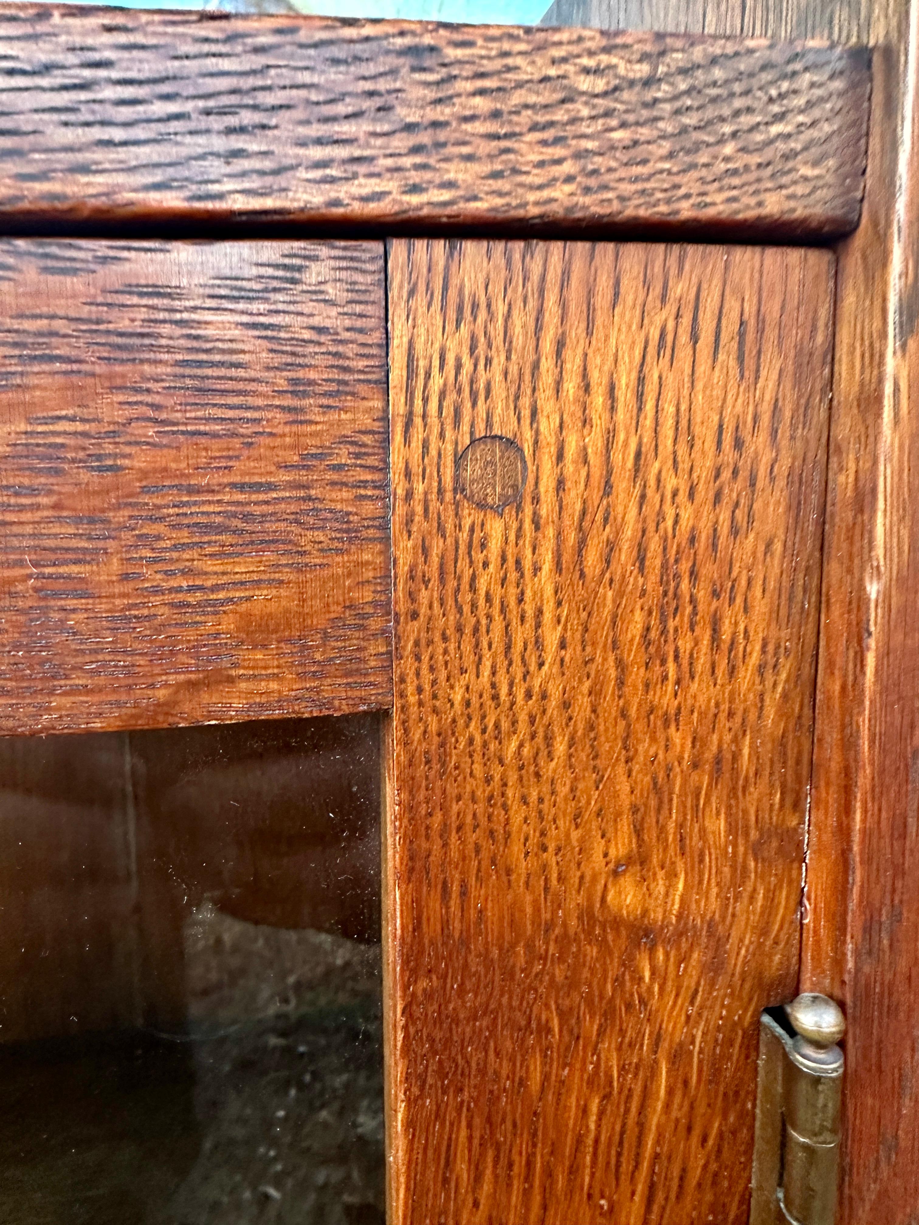 SUPERBES 3-türiges Bücherregal „L&JG Stickley“ aus der Onondaga-Periode - W4132 SCHLUSSVERKAUF 8