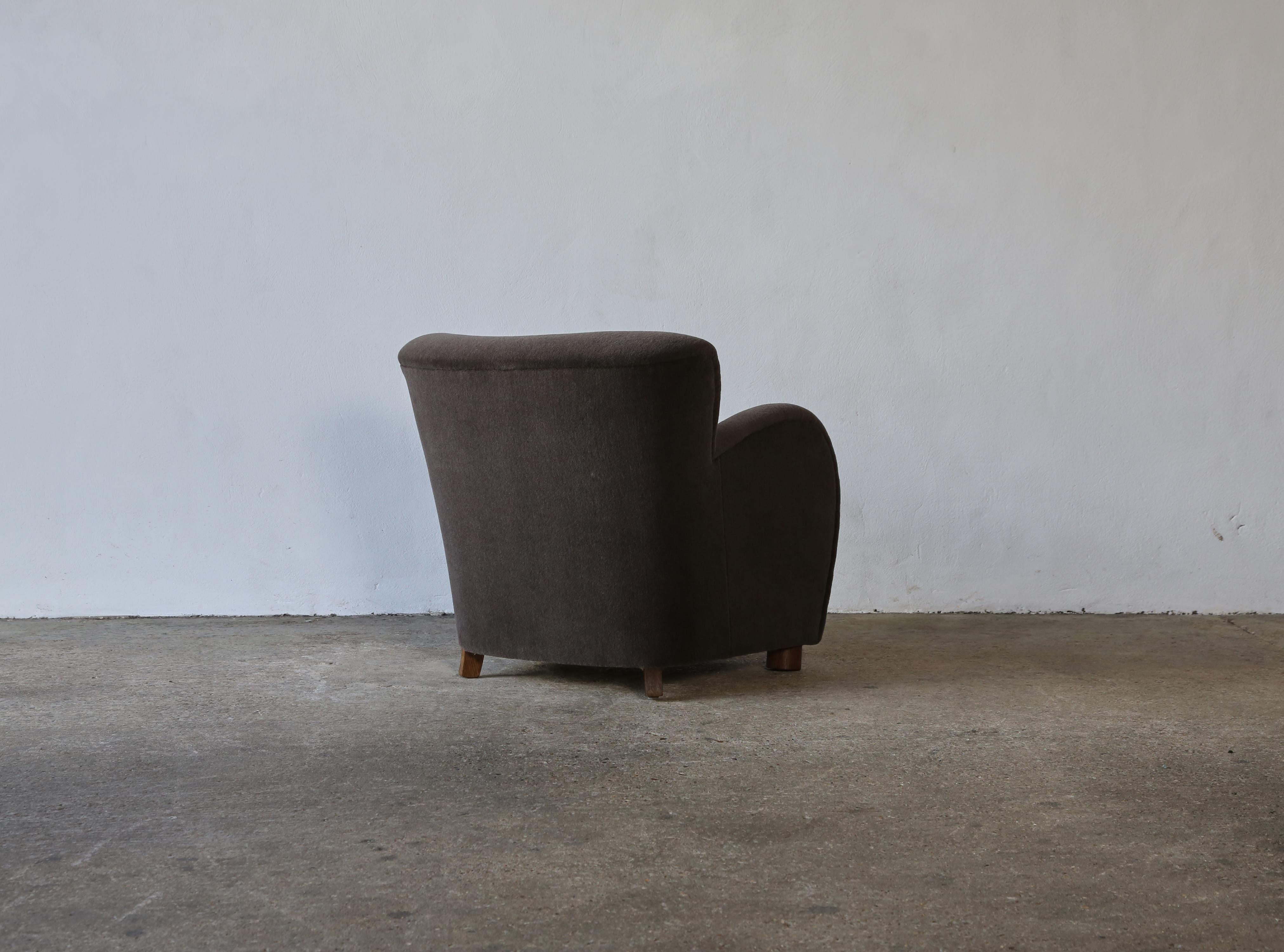 Superb Lounge Chair, Upholstered in Pure Alpaca 2