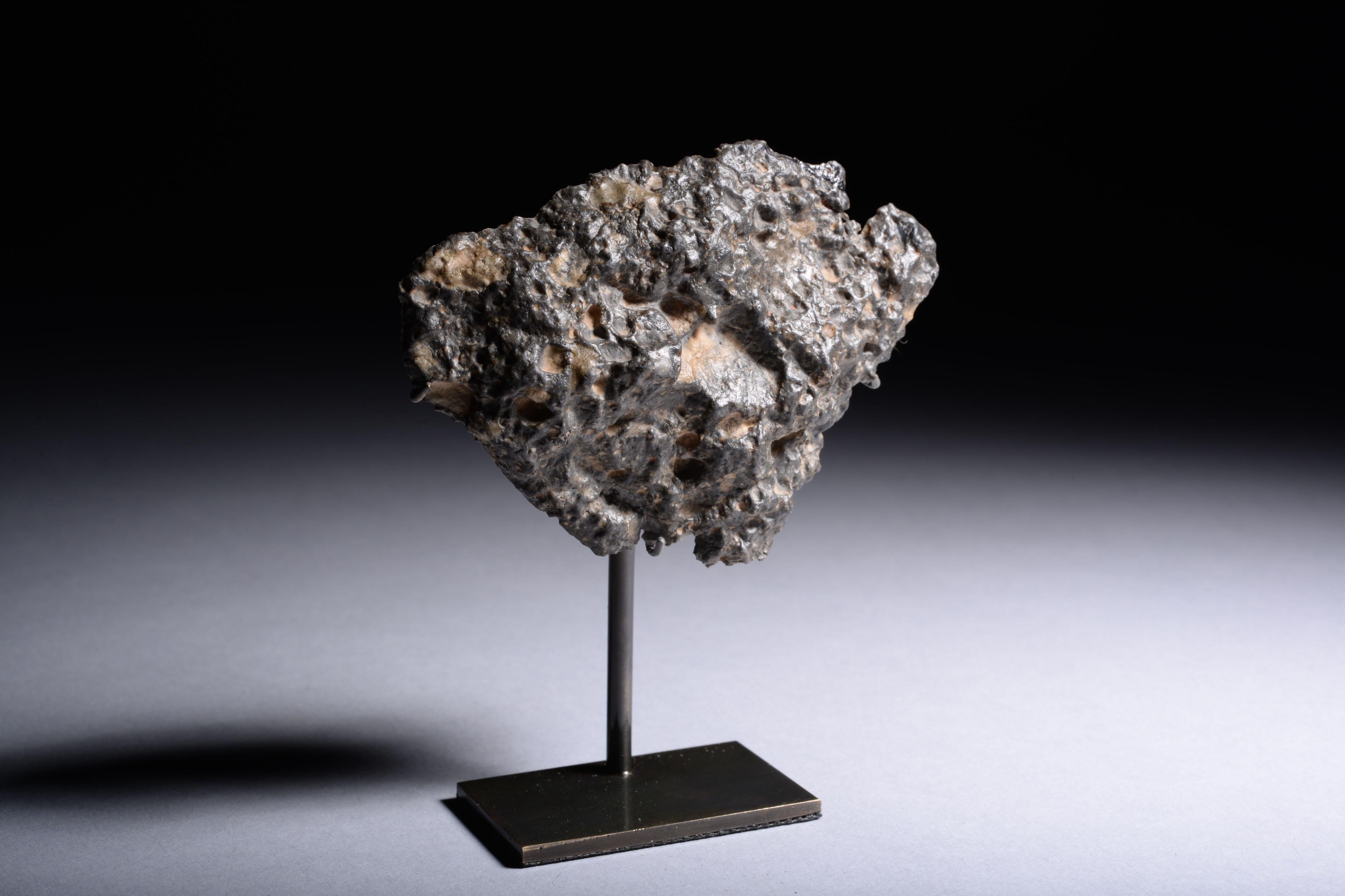 lunar meteorite pictures