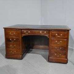 Superb Mahogany Pedestal Desk
