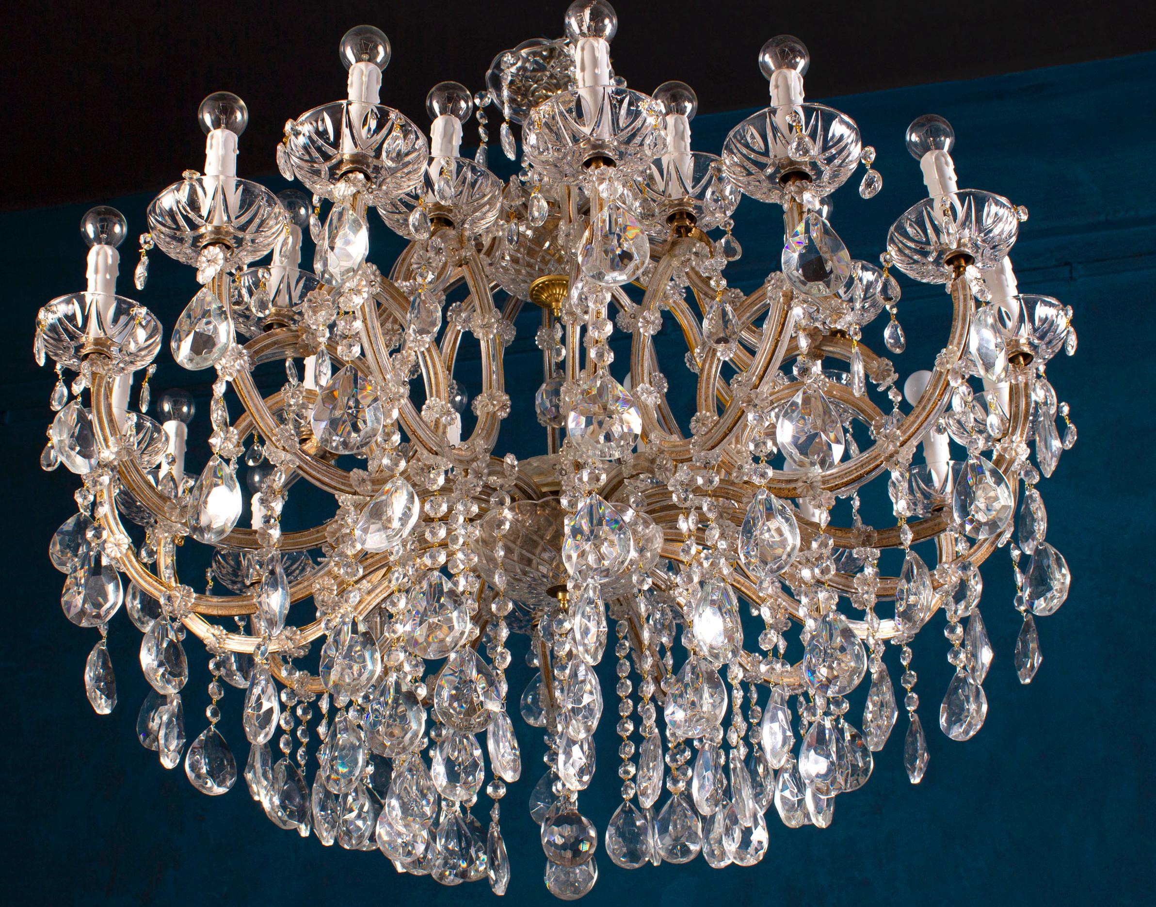 Magnífica araña de cristal María Teresa en Excelente estado para la venta en Rome, IT