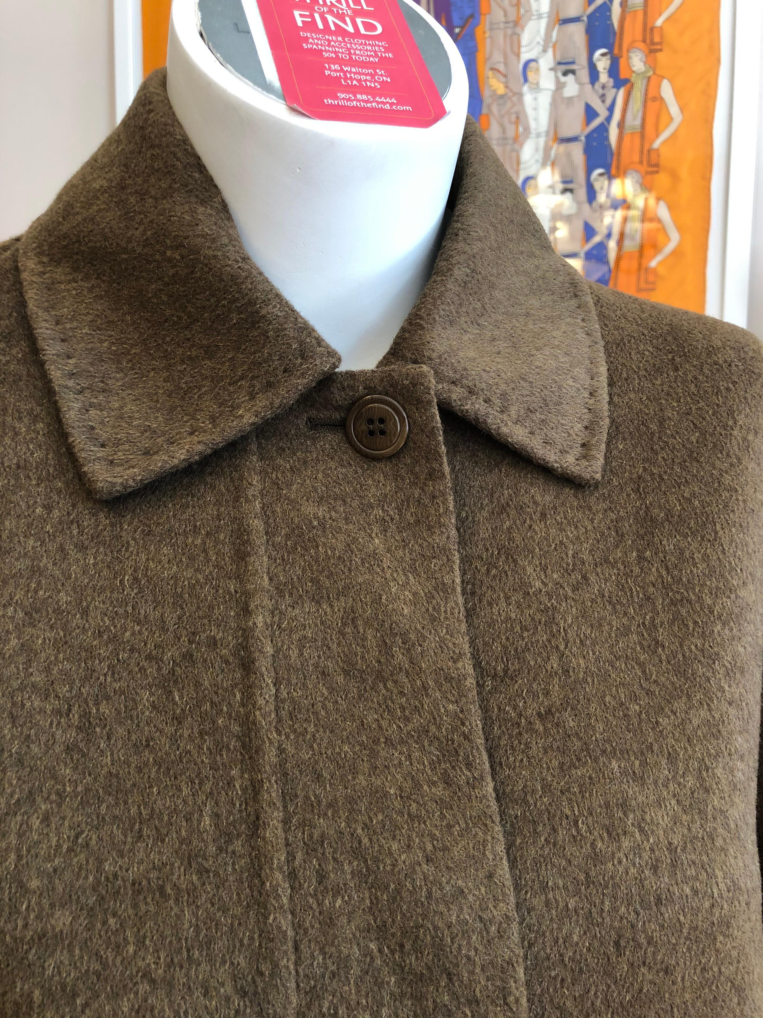 Superb Max Mara Hand Made Cashmere Coat Never Worn  In New Condition In Port Hope, ON
