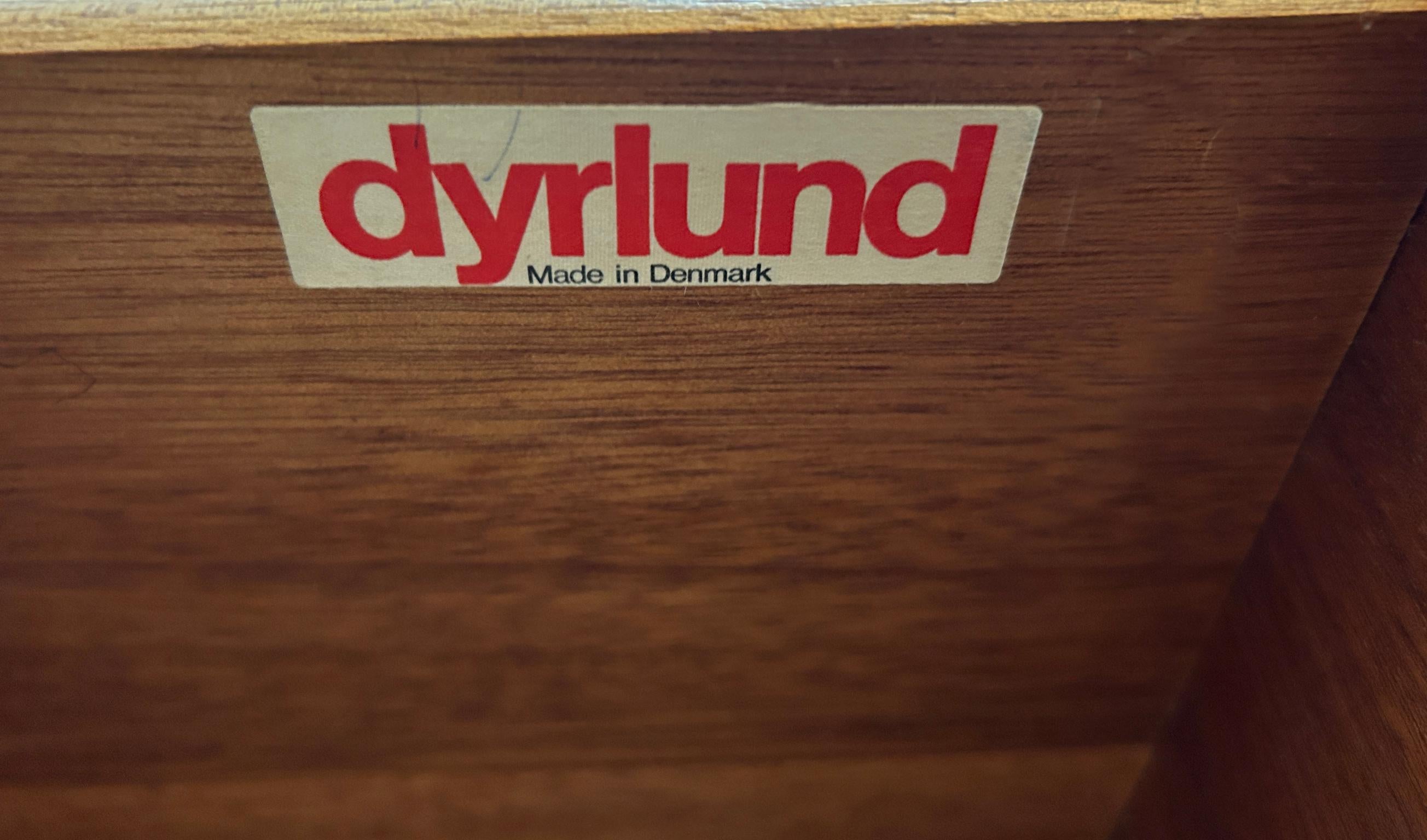 Superb Mid Century Danish Modern Rosewood Floating Desk by Dyrlund For Sale 9