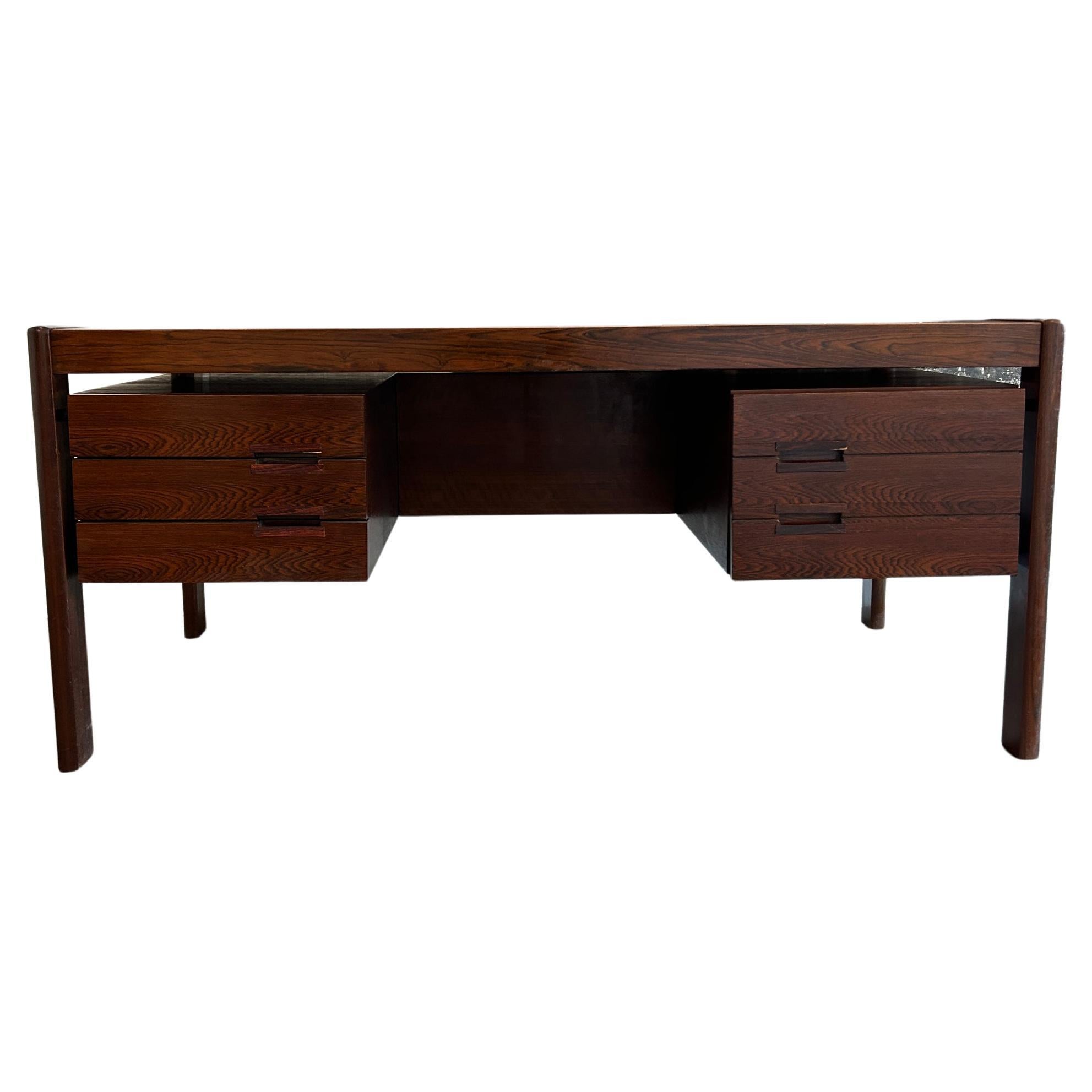 Superb Mid Century Danish Modern Rosewood Floating Desk by Dyrlund For Sale