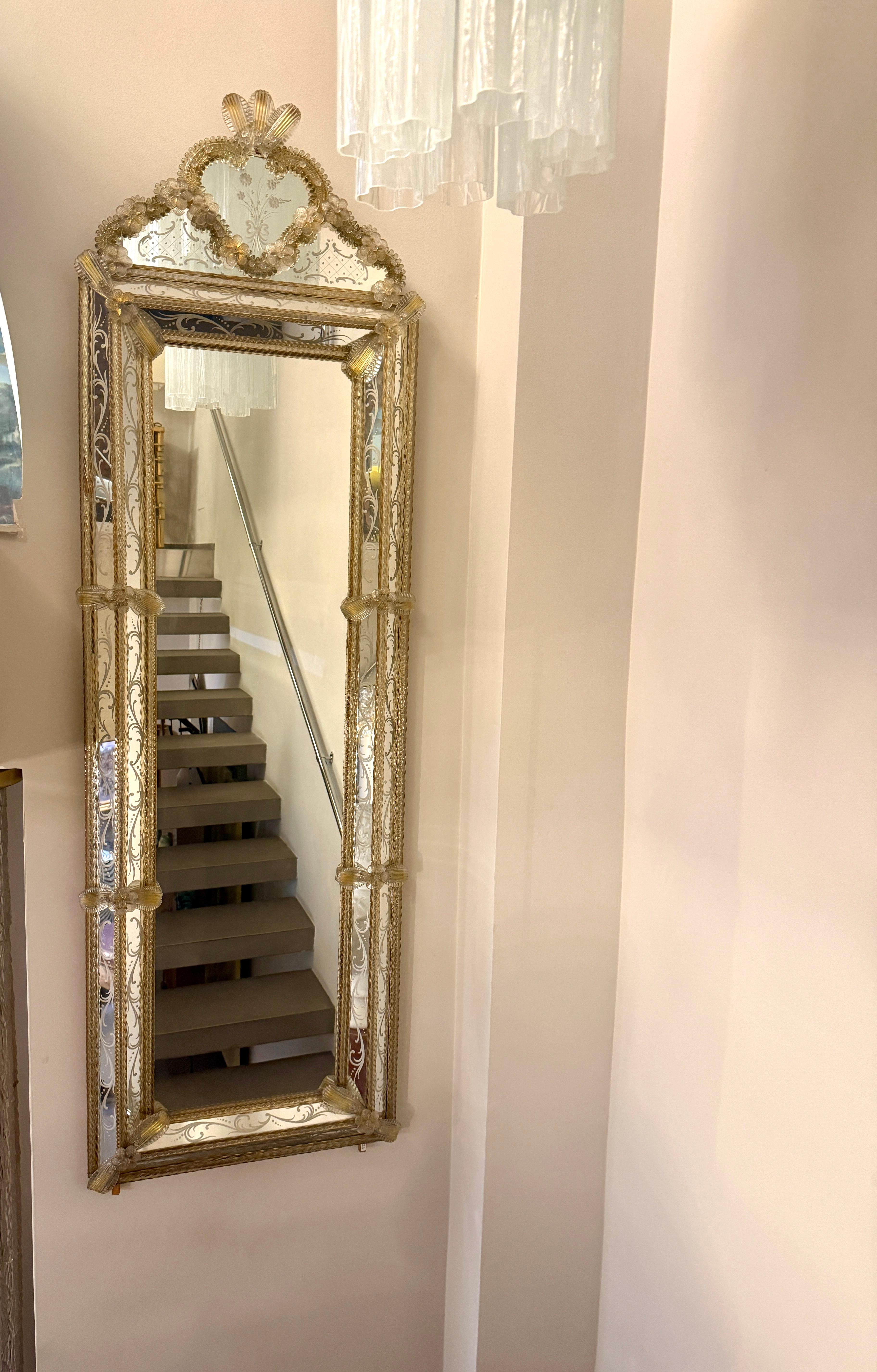 Superbe miroir vénitien mi-siècle Murano 1960' en vente 6