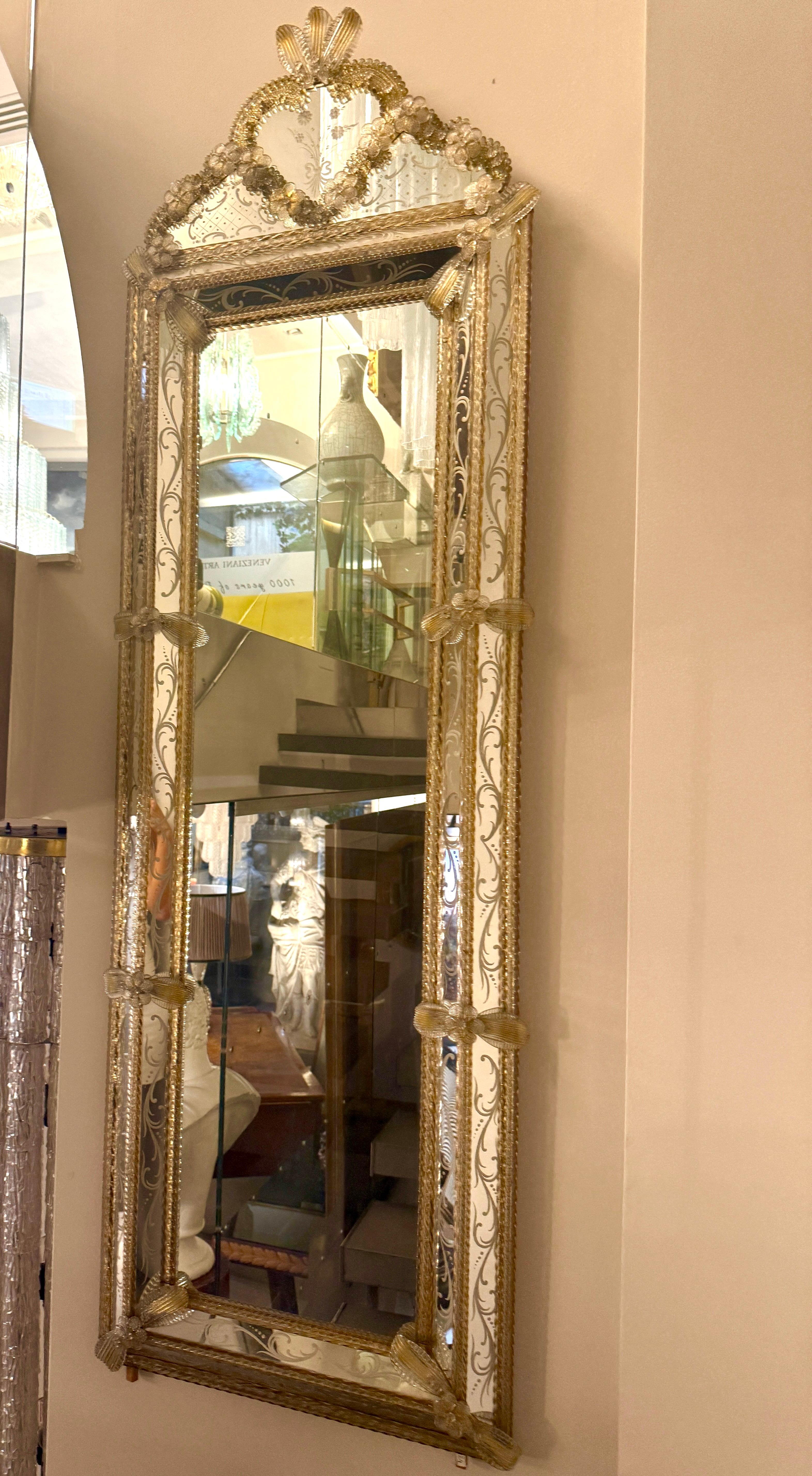 Superbe miroir vénitien mi-siècle Murano 1960' en vente 7