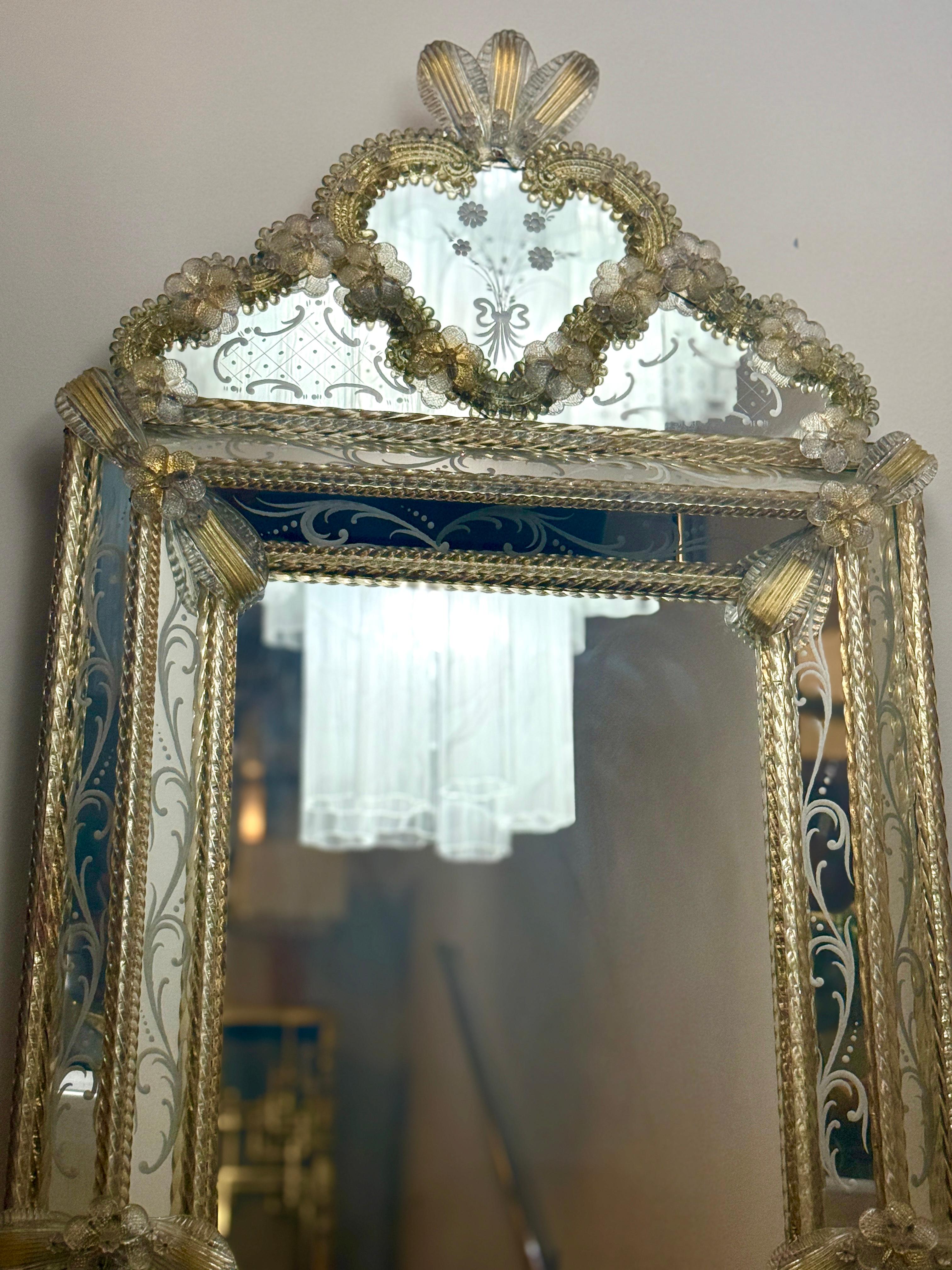 Superbe miroir vénitien mi-siècle Murano 1960' en vente 8