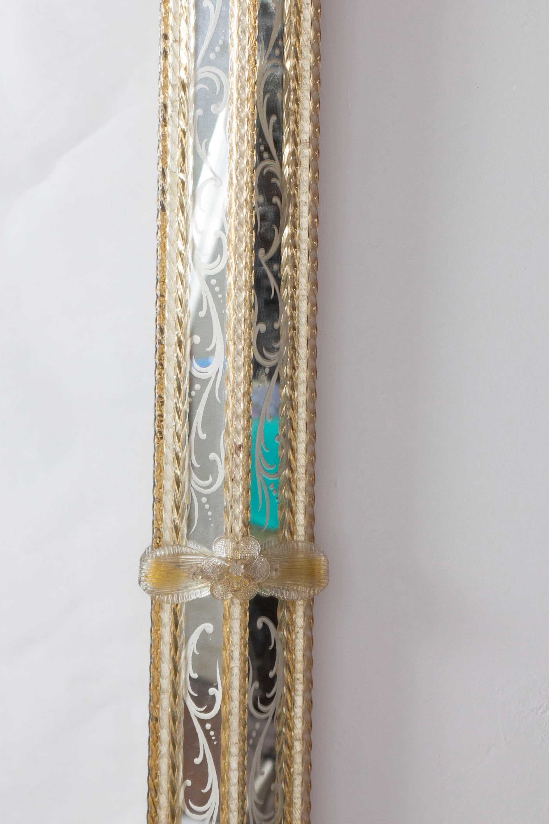 Mid-Century Modern Superbe miroir vénitien mi-siècle Murano 1960' en vente