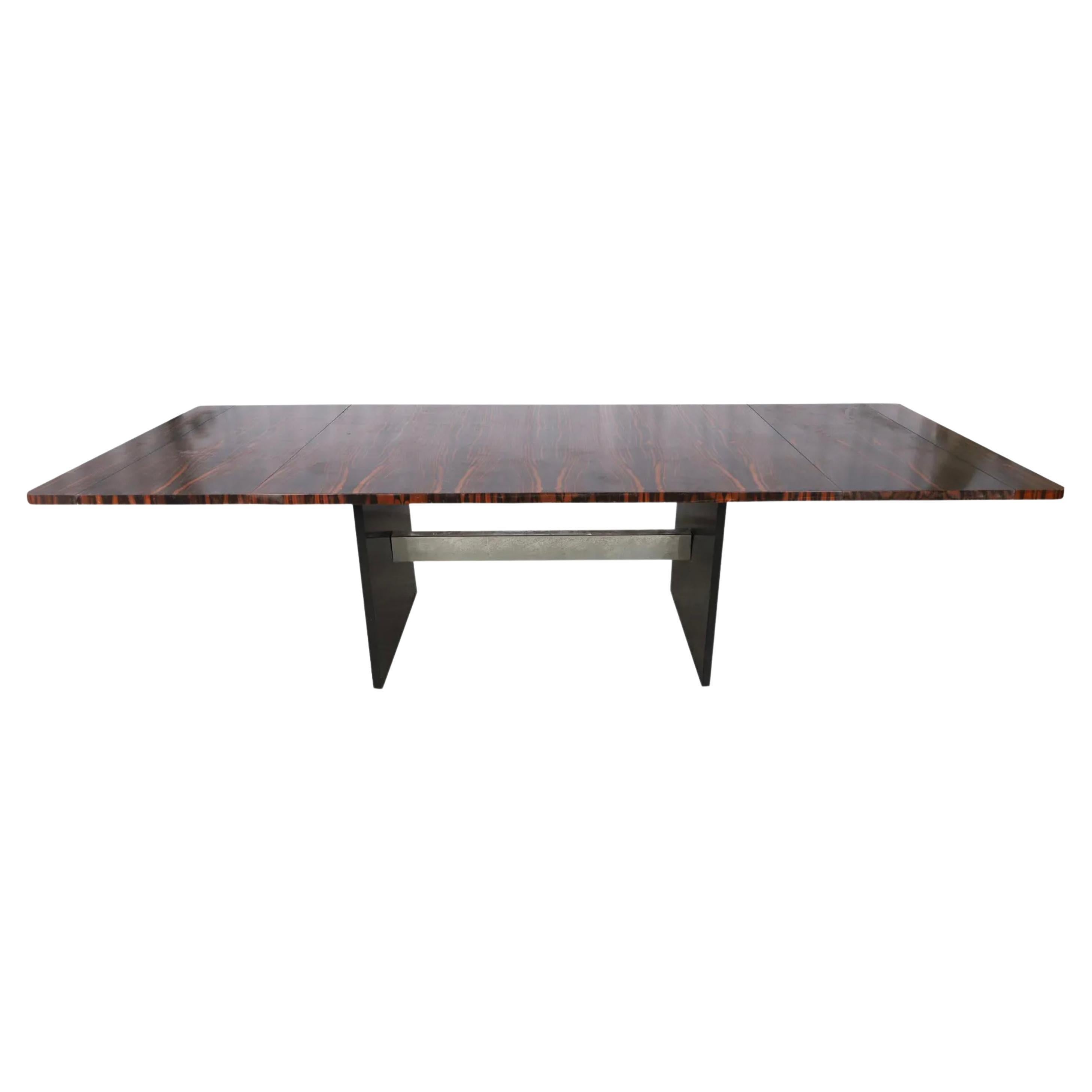 Mid-Century Modern Superbe table à manger à rallonge moderne en bois de rose brésilien du milieu du siècle dernier, 2 rallonges en vente