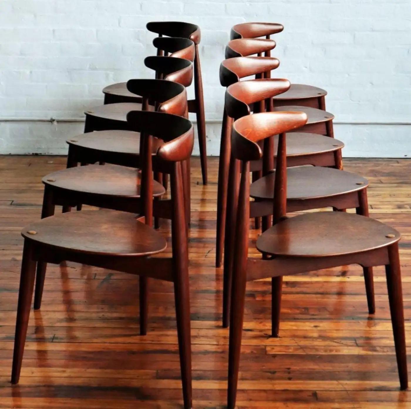 Superb Midcentury Hans Wegner FH4103 Chairs ( Up To Ten Available) For Sale 1