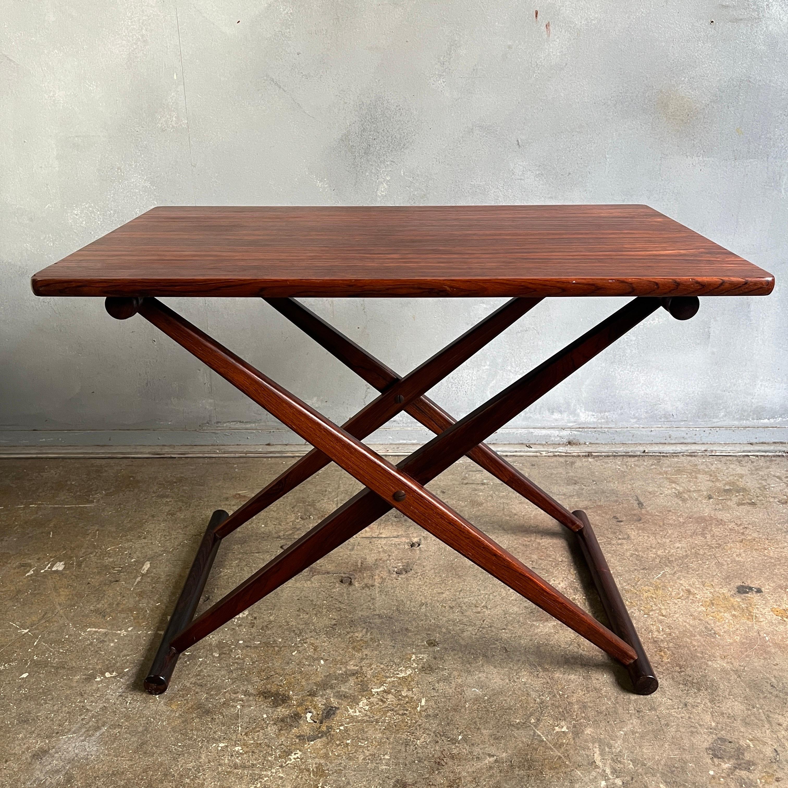 20th Century Superb Midcentury Rosewood Folding Table For Sale
