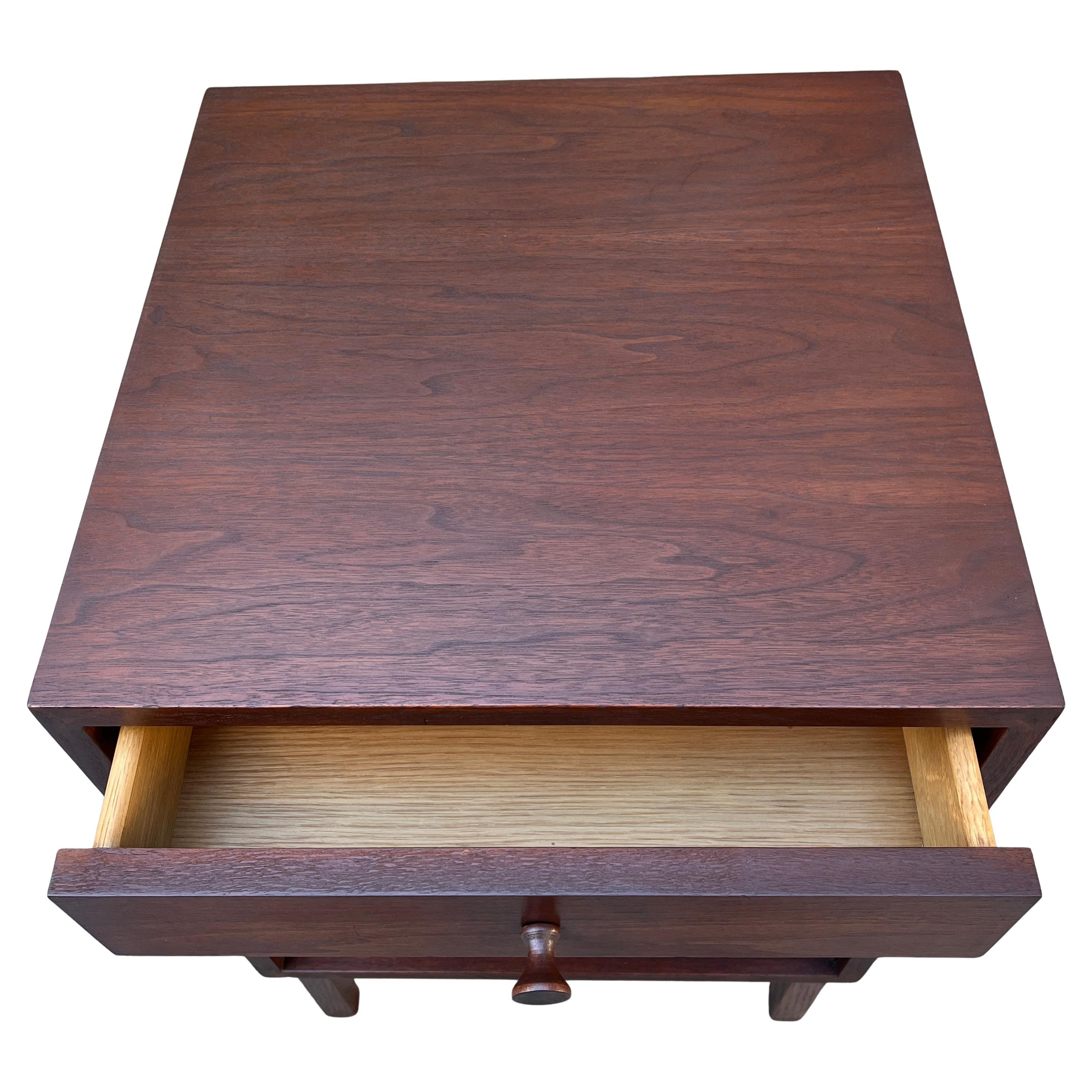 Hervorragender Midcentury Studio Crafted Night Stand des Künstlers Richard Artschwager im Angebot 1
