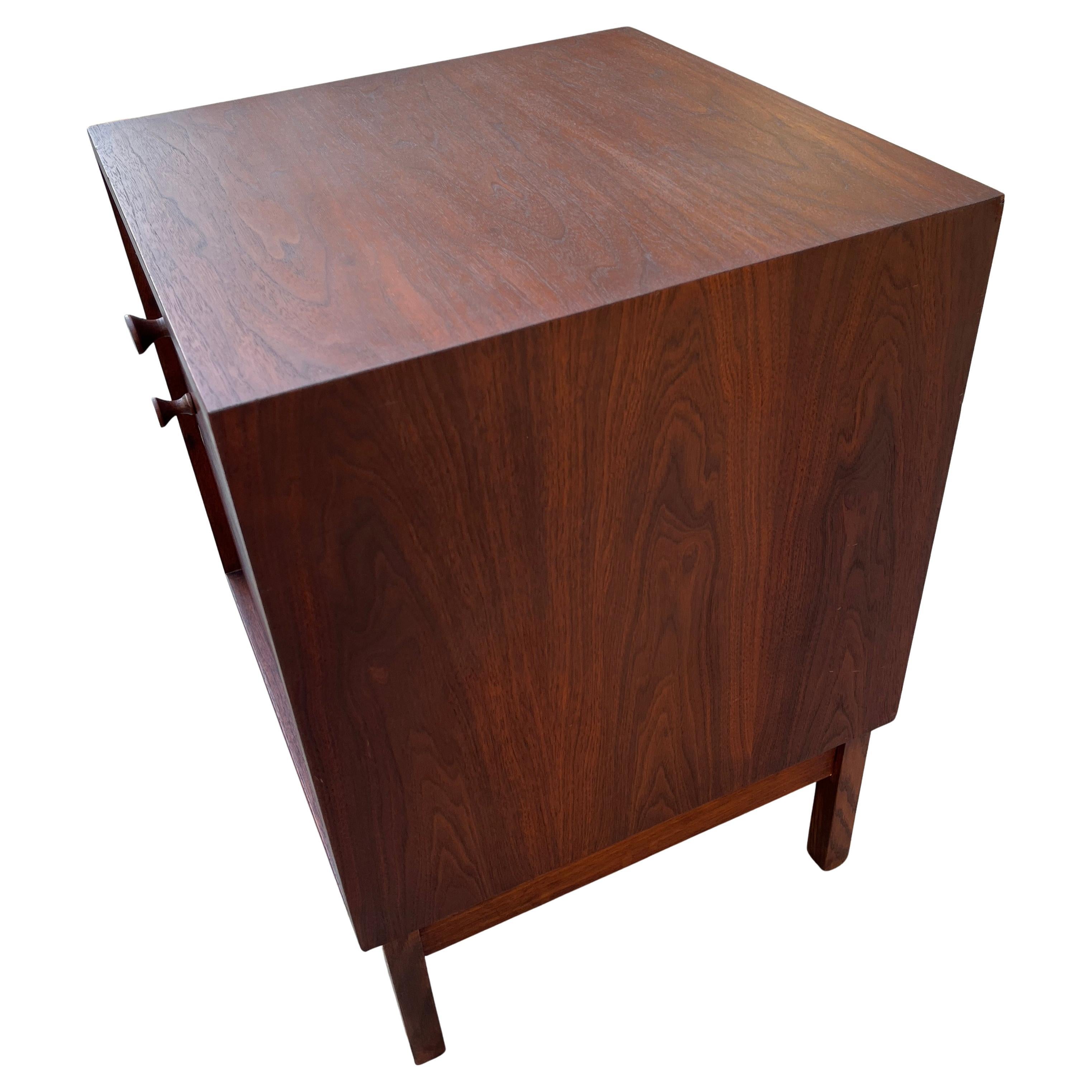 Hervorragender Midcentury Studio Crafted Night Stand des Künstlers Richard Artschwager im Angebot 2