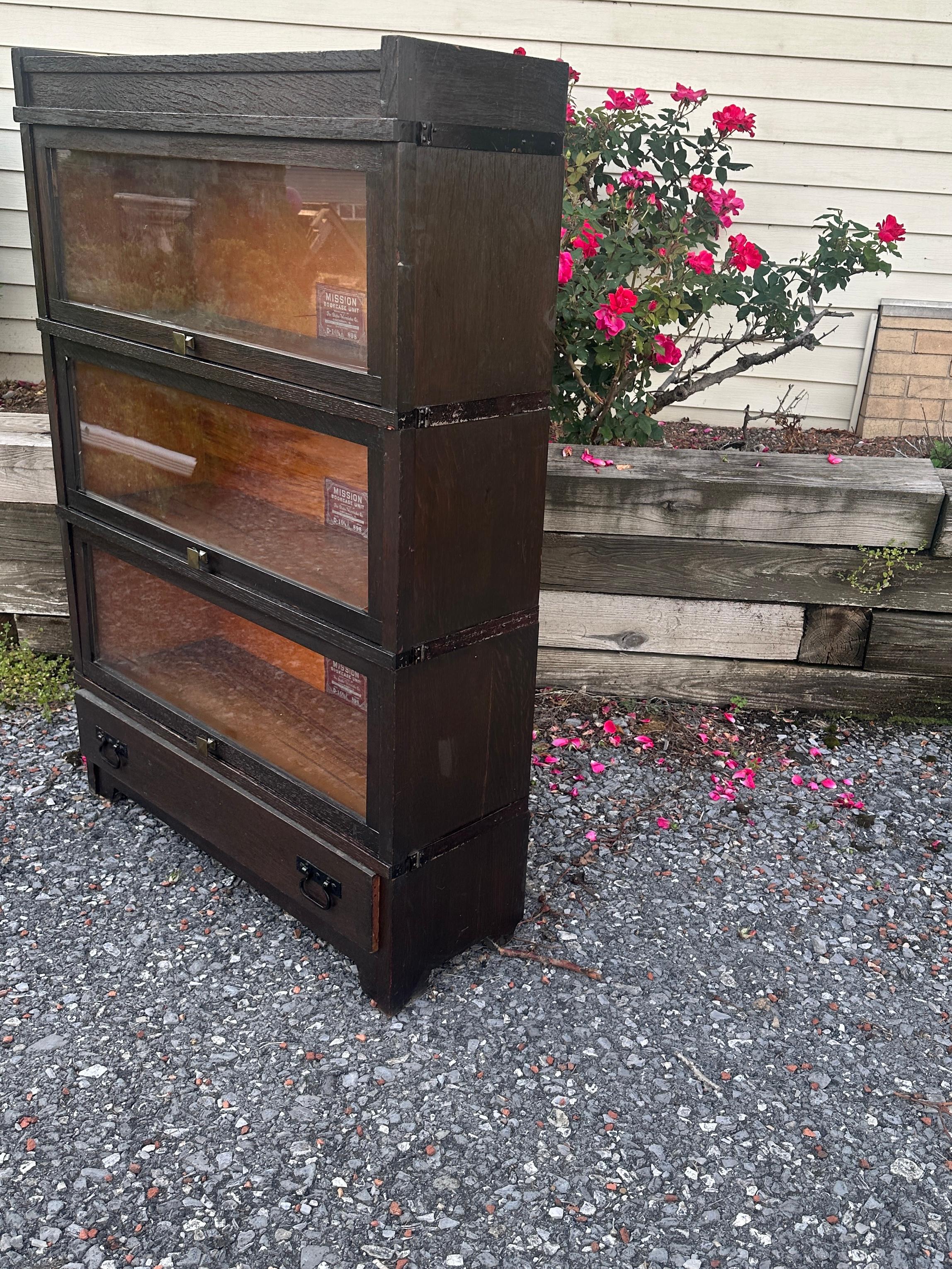 SUPERB Mission Barrister Bookcase by Globe Warnicke - W2794 in vendita 3
