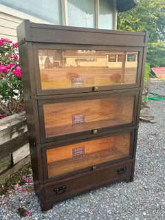 SUPERB  OAK Barrister Bookcase by    GLOBE  WERNICKE  - Stickley era  W2794 SALE