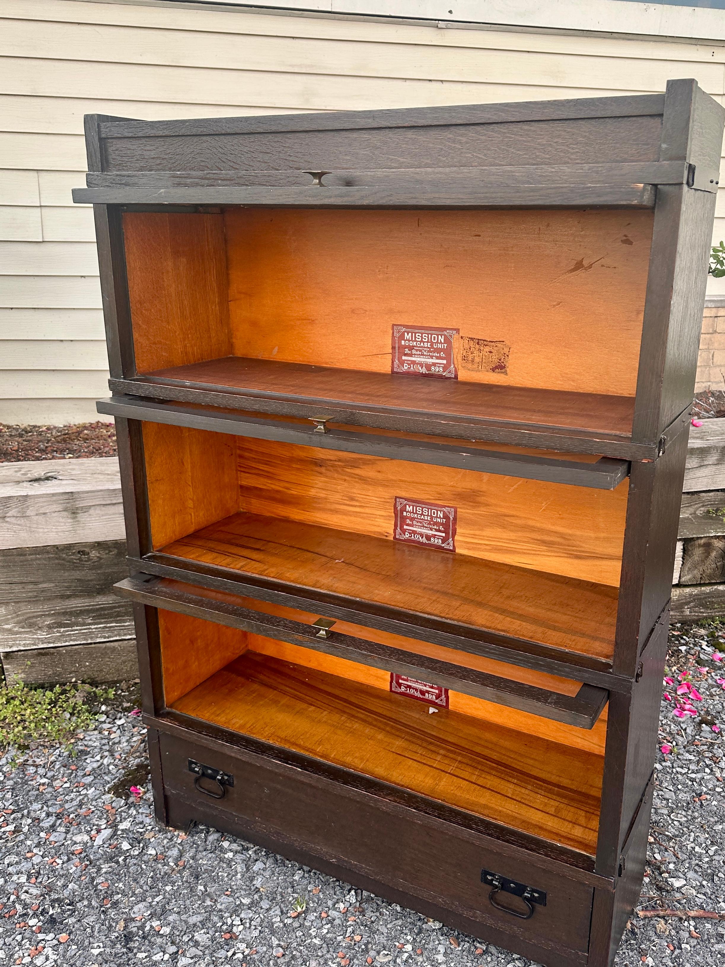 Arts and Crafts SUPERB Mission Barrister Bookcase by Globe Warnicke - W2794 in vendita
