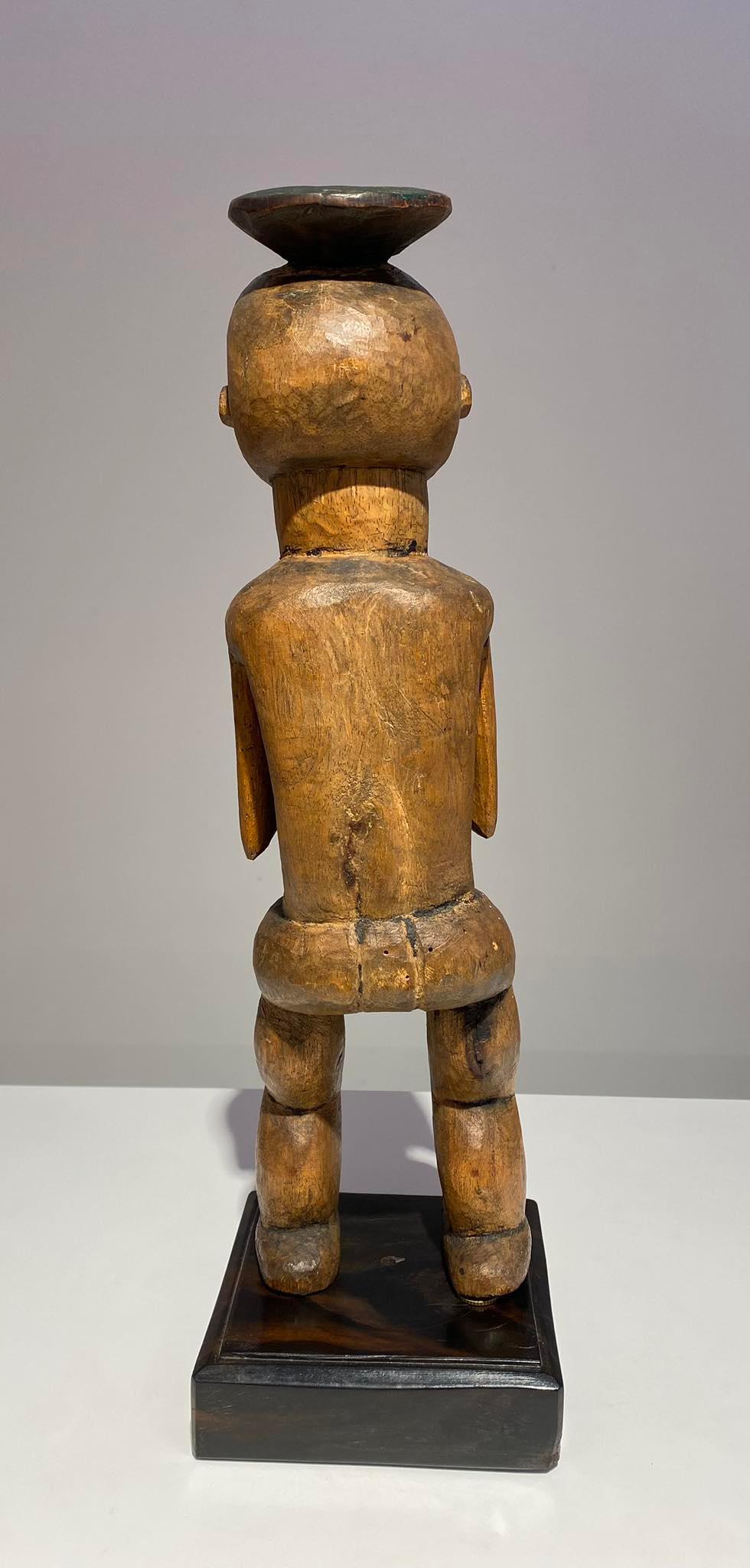 Superba statua in legno Holo mvunzi di qualità museale della fine del XIX secolo in Congo in vendita 7