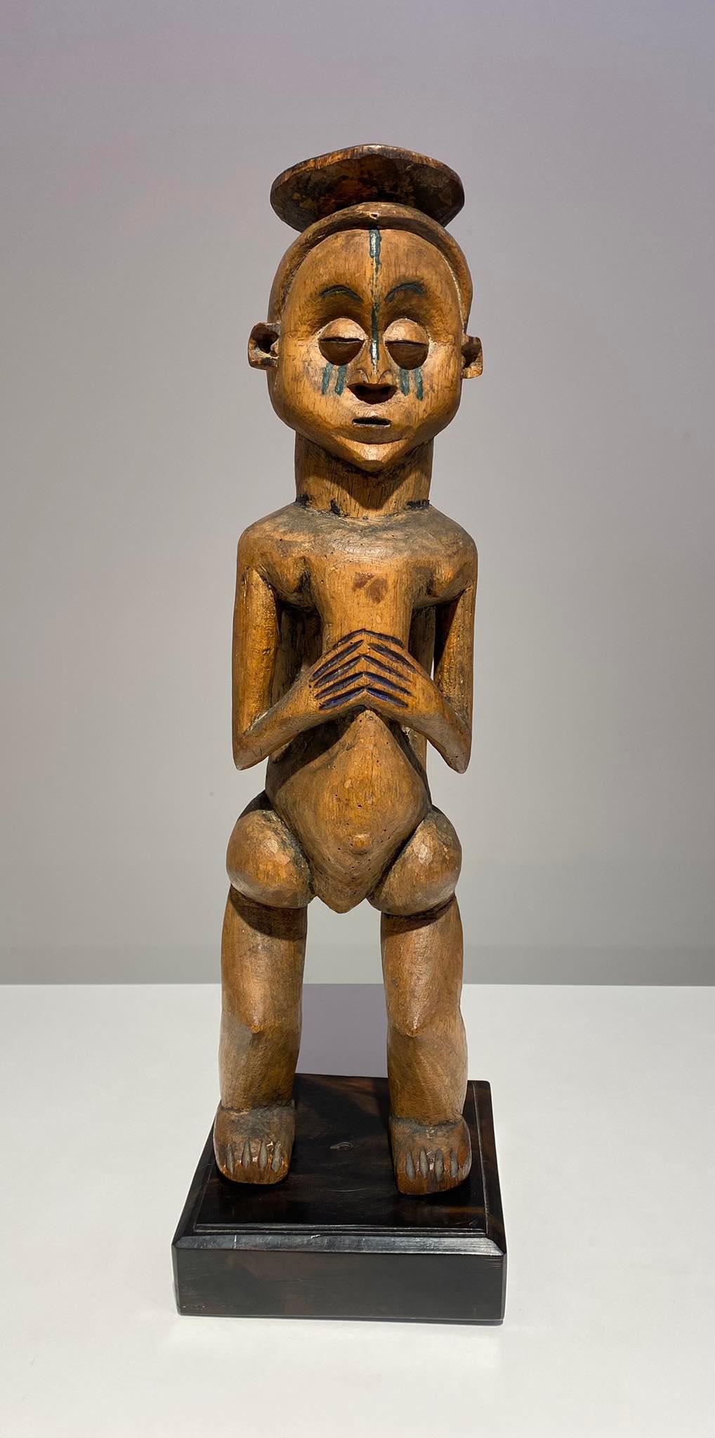 Congolese Superb museum quality Holo mvunzi wooden statue late 19th century Congo For Sale