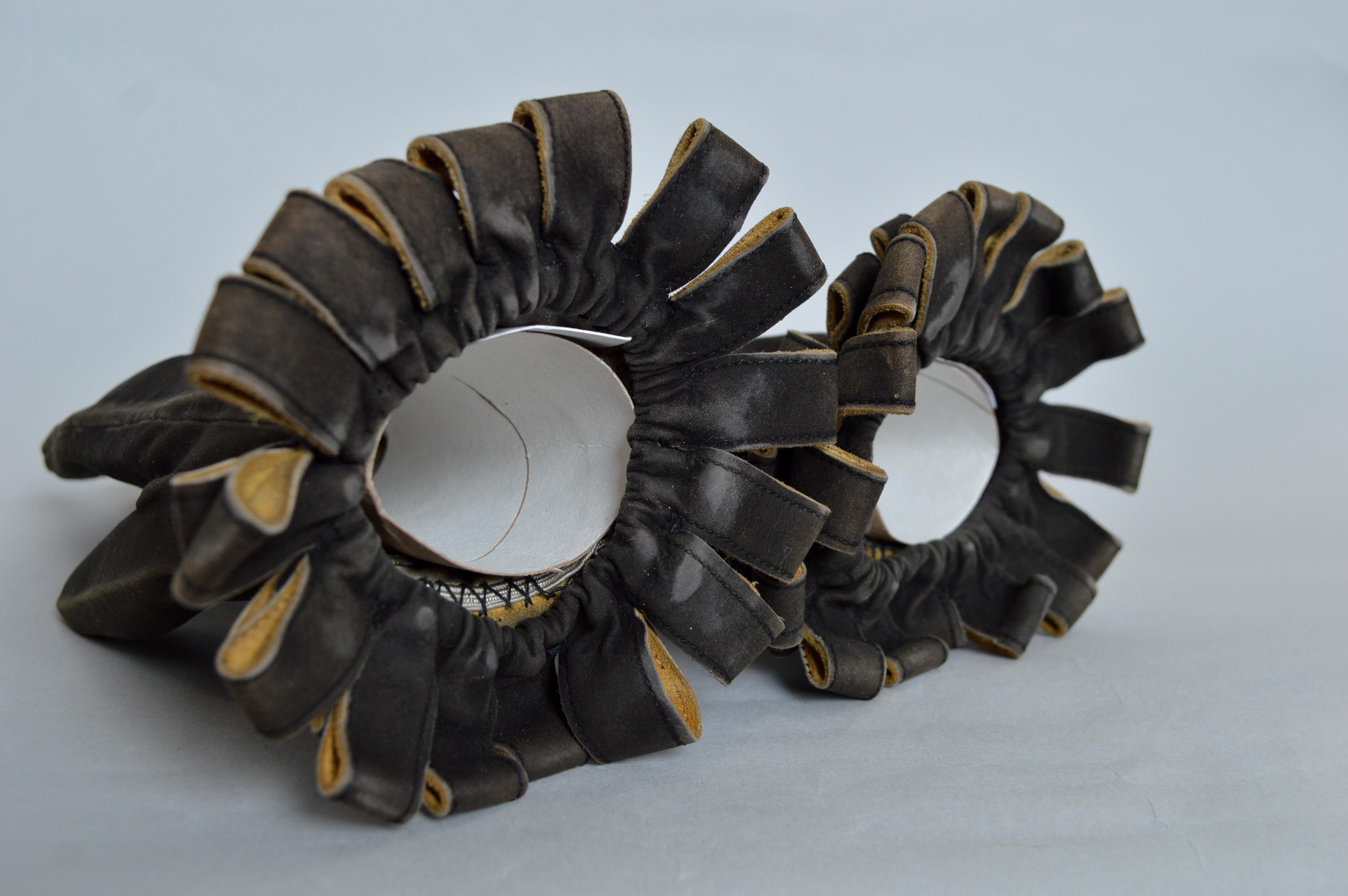 Superb Museum Worthy HERMÈS Ruff Wrist Cuff Leather Gloves - Circa 1930 For Sale 7