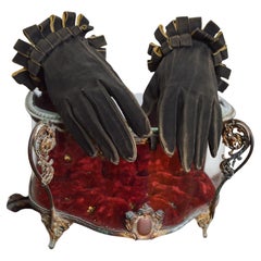 Superb Museum Worthy HERMÈS Ruff Wrist Cuff Leather Gloves - Circa 1930
