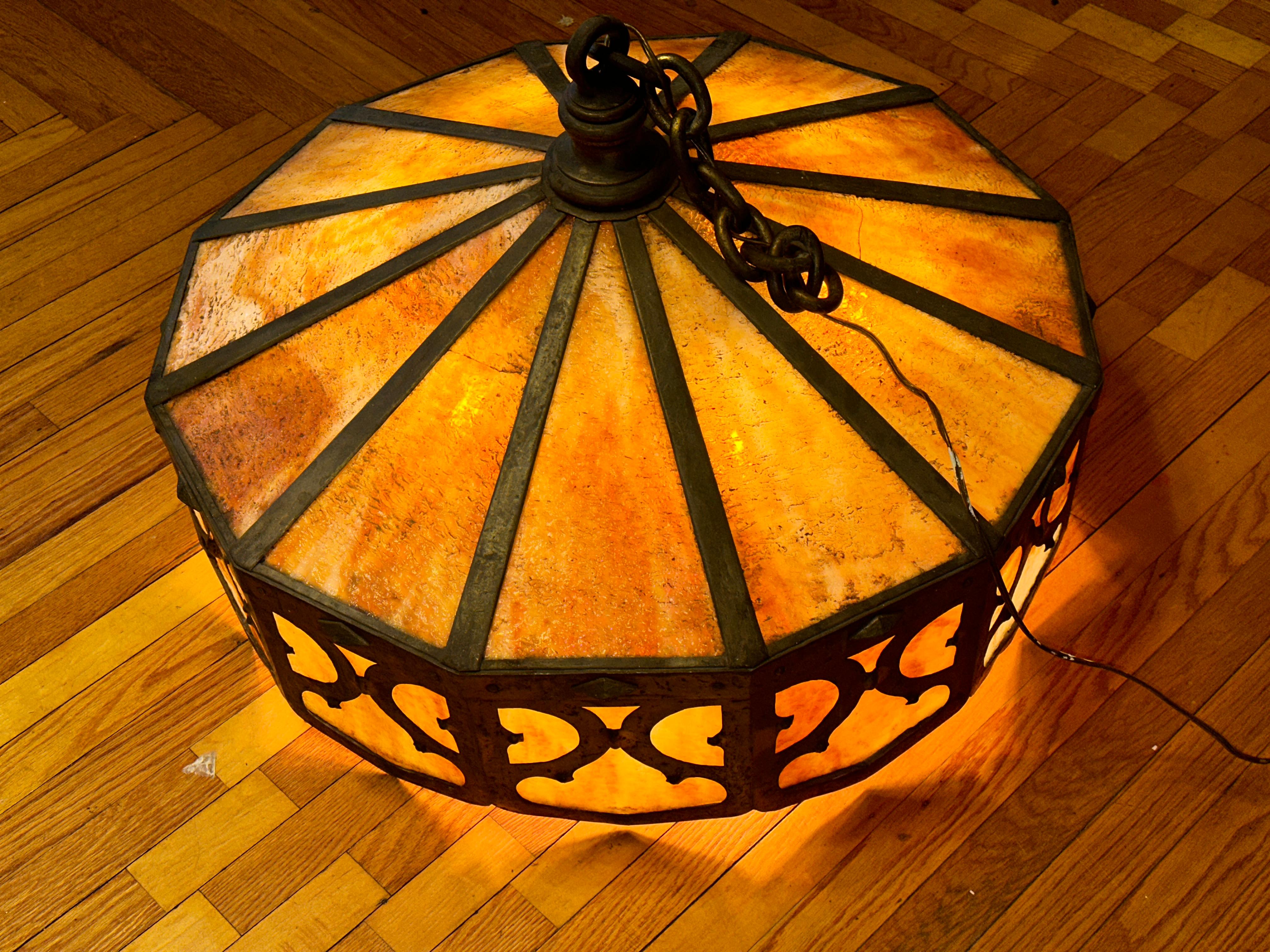 SUPERB Bella Arts&Crafts Lampadario a sei lampadine  Stickley era- W7436  ON  VENDITA  30% In condizioni buone in vendita a Shamokin Dam, PA