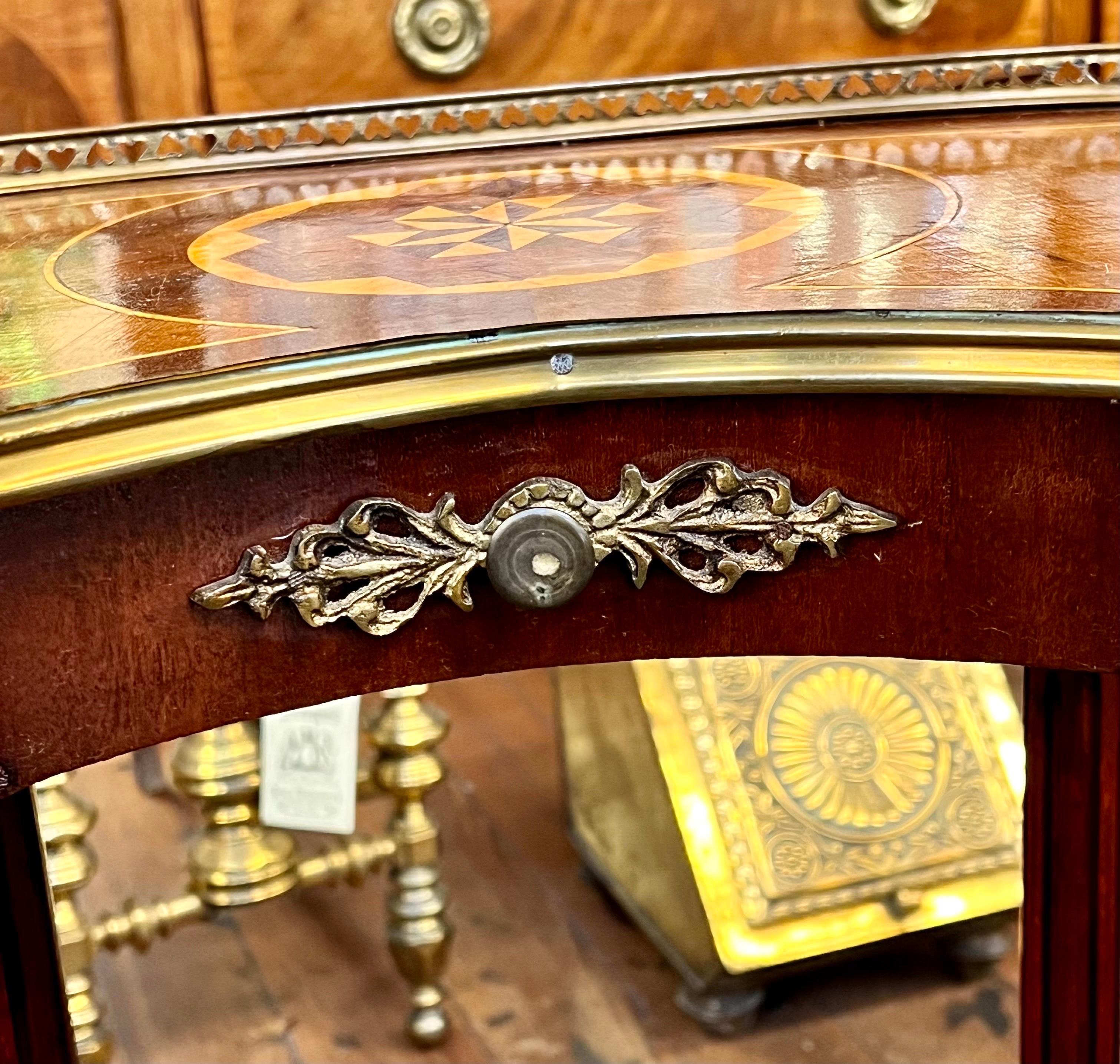 Louis XVI Superb Old French Marquetry Inlaid and Ormolu Mount Kidney Shape Side Table For Sale