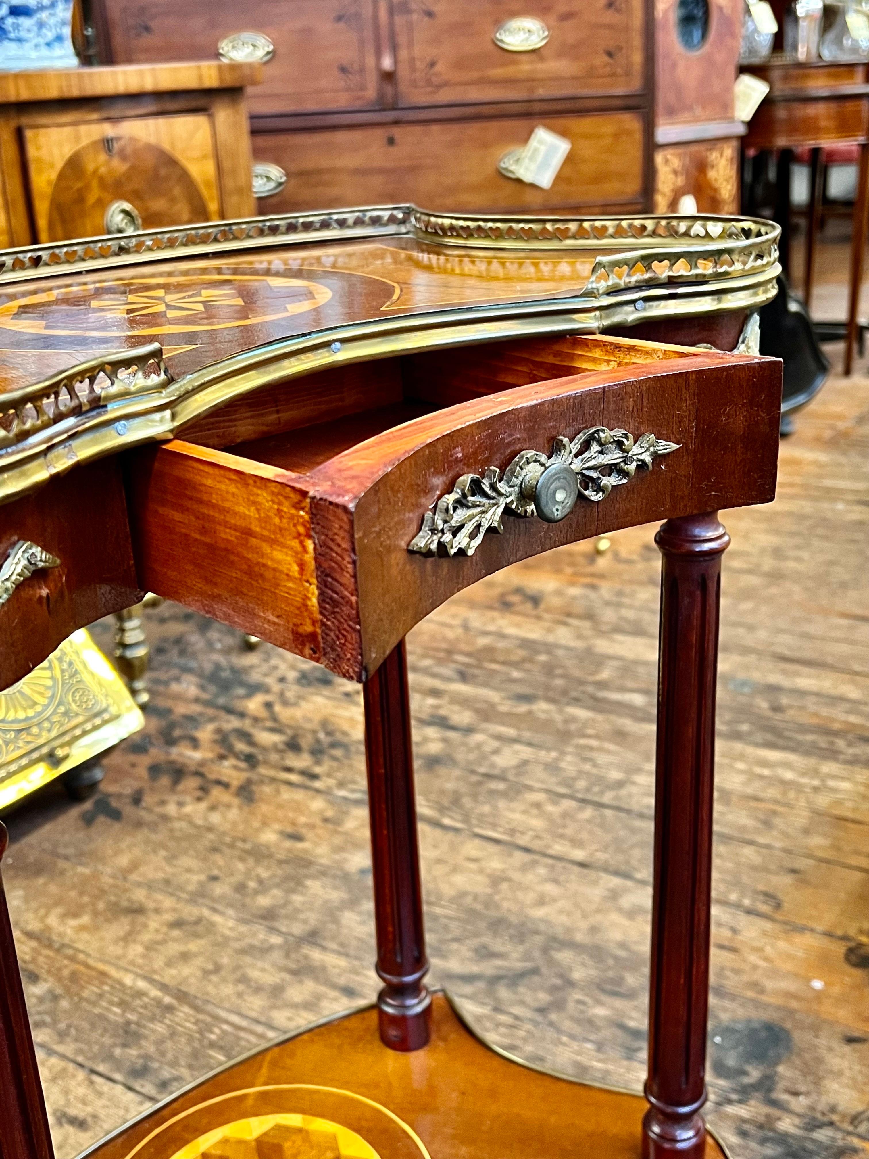 Hand-Crafted Superb Old French Marquetry Inlaid and Ormolu Mount Kidney Shape Side Table For Sale