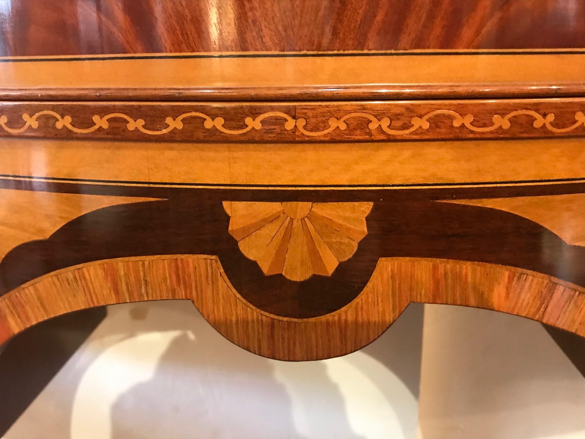 Superb Ornately Inlaid Mixed Wood Console Sideboard by Colombo Mobili im Zustand „Hervorragend“ in Hopewell, NJ