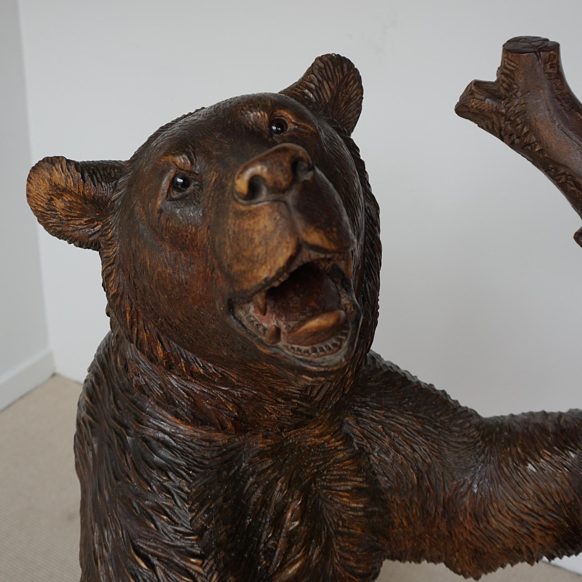 Superbe support de bâton en forme d'ours de Black Forest de plus d'un mètre de haut en vente 2
