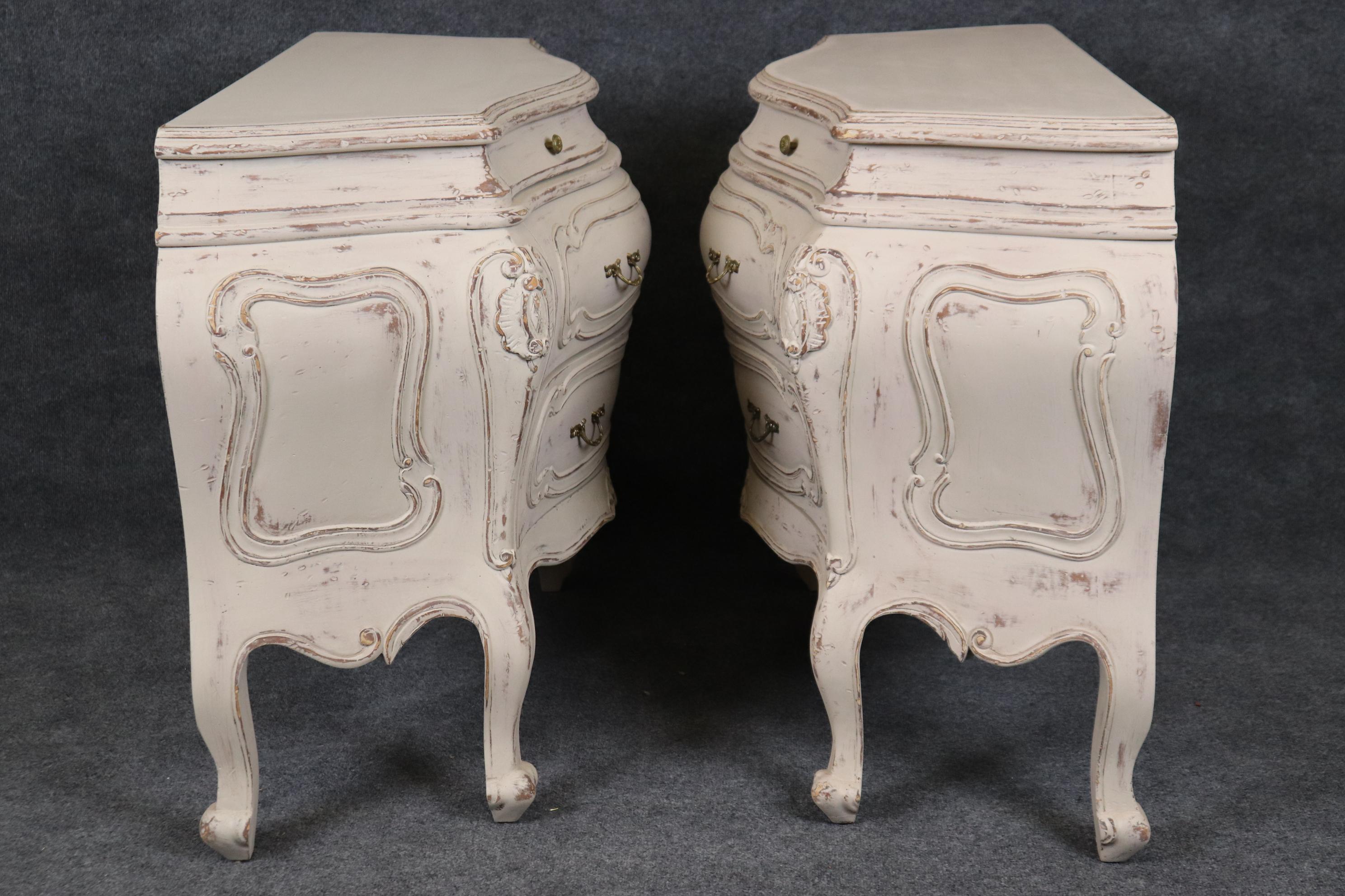Superb Pair Cottage Chic Paint Decorated Soft White Swedish Gustavian Commodes In Good Condition For Sale In Swedesboro, NJ