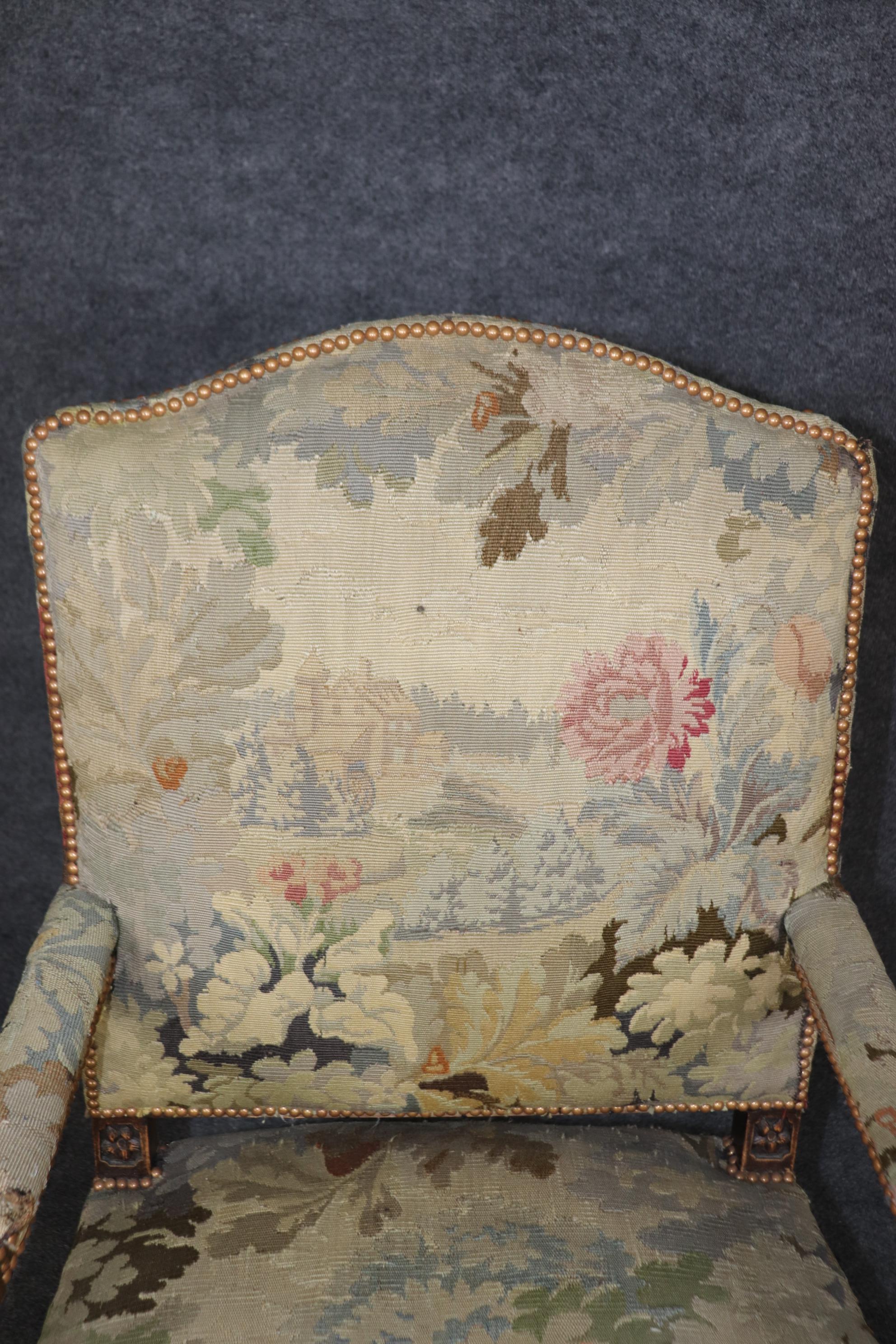 Superb Pair Important Carved French Regence Tapestry Armchairs Circa 1850s  For Sale 7