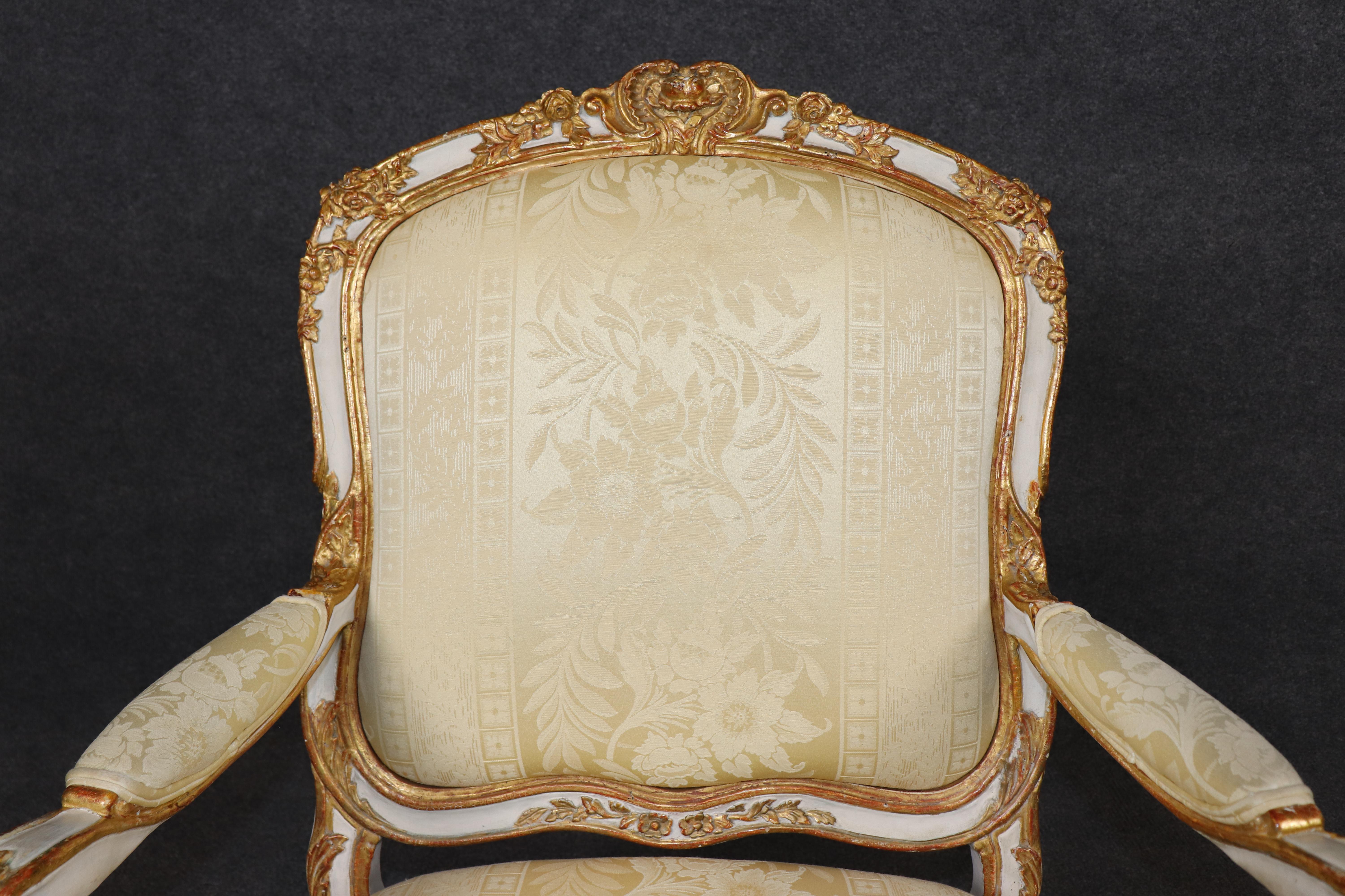 Superb Pair of 19th Century French Louis XV Paint Decorated Giltwood Armchairs For Sale 5