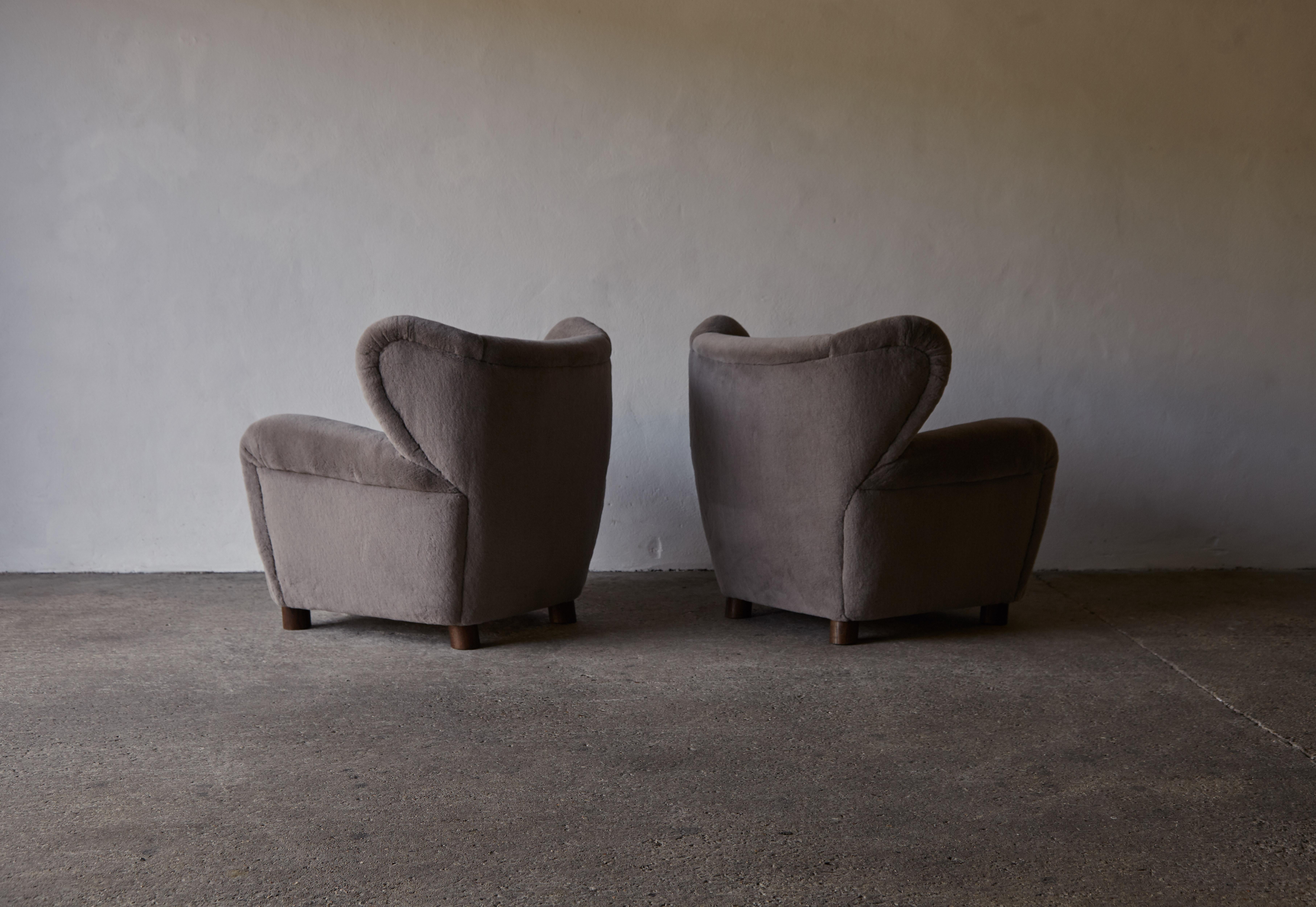 Superb Pair of Armchairs, Newly Upholstered in Pure Alpaca, Denmark, 1940s / 50s 7